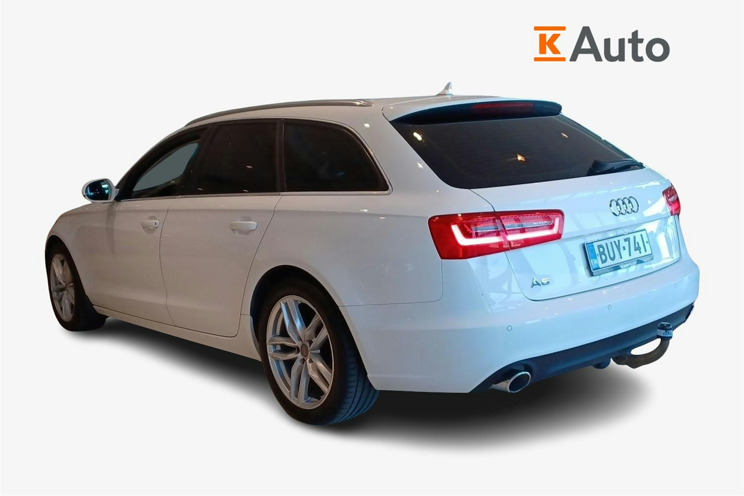 Valkoinen Audi A6 2012 kuva 2.