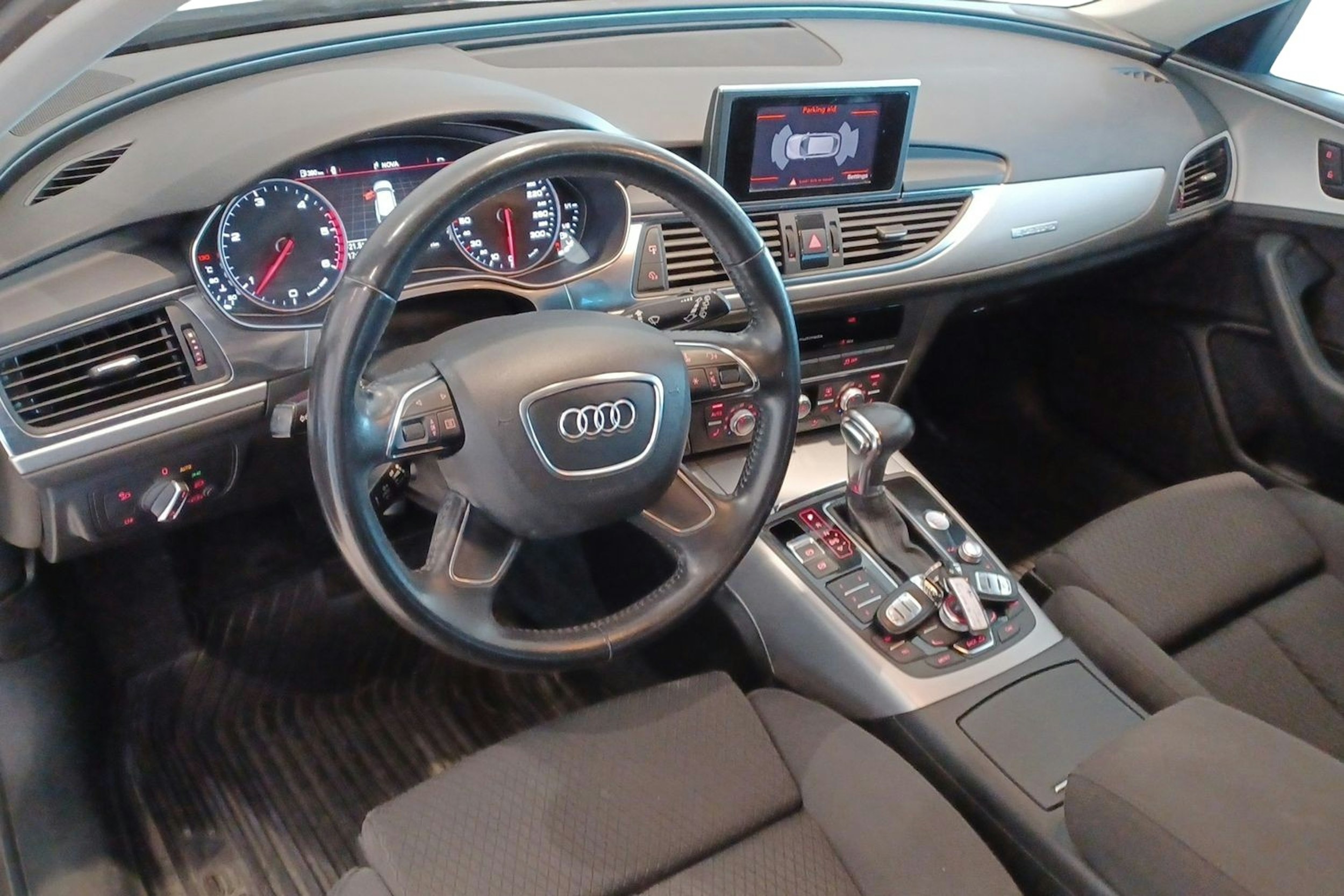 Valkoinen Audi A6 2012 kuva 3.