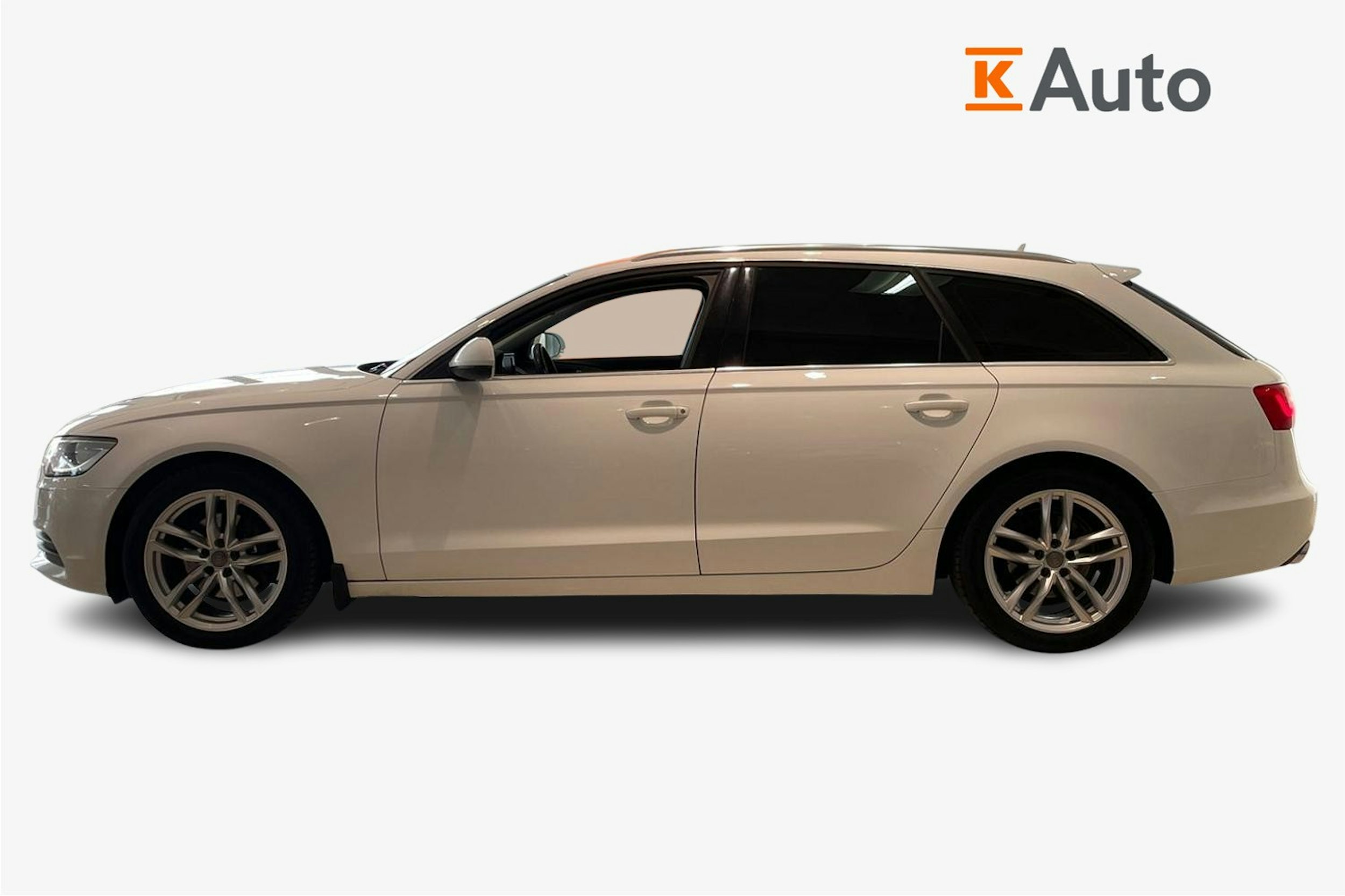 Valkoinen Audi A6 2012 kuva 6.