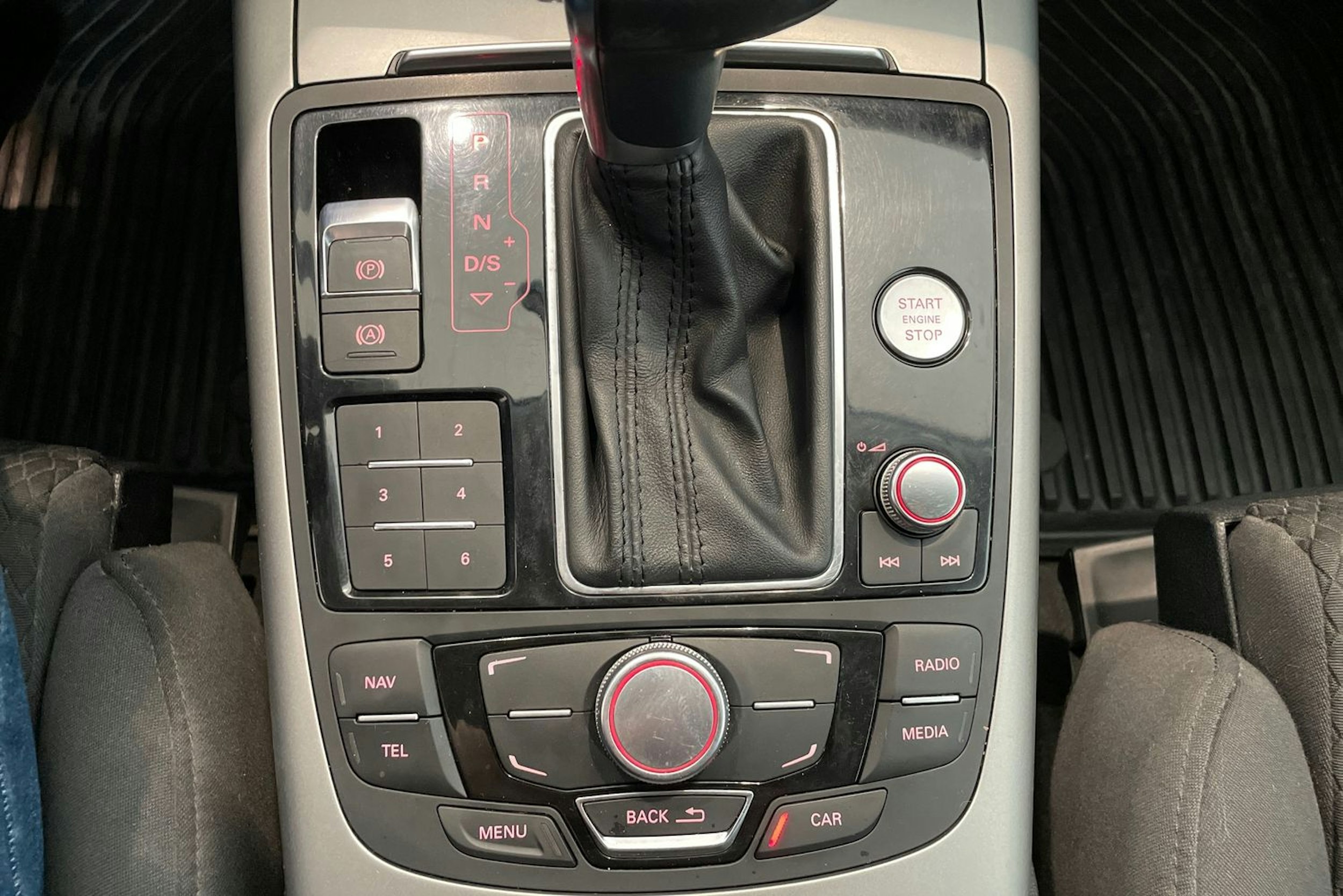 Valkoinen Audi A6 2012 kuva 24.