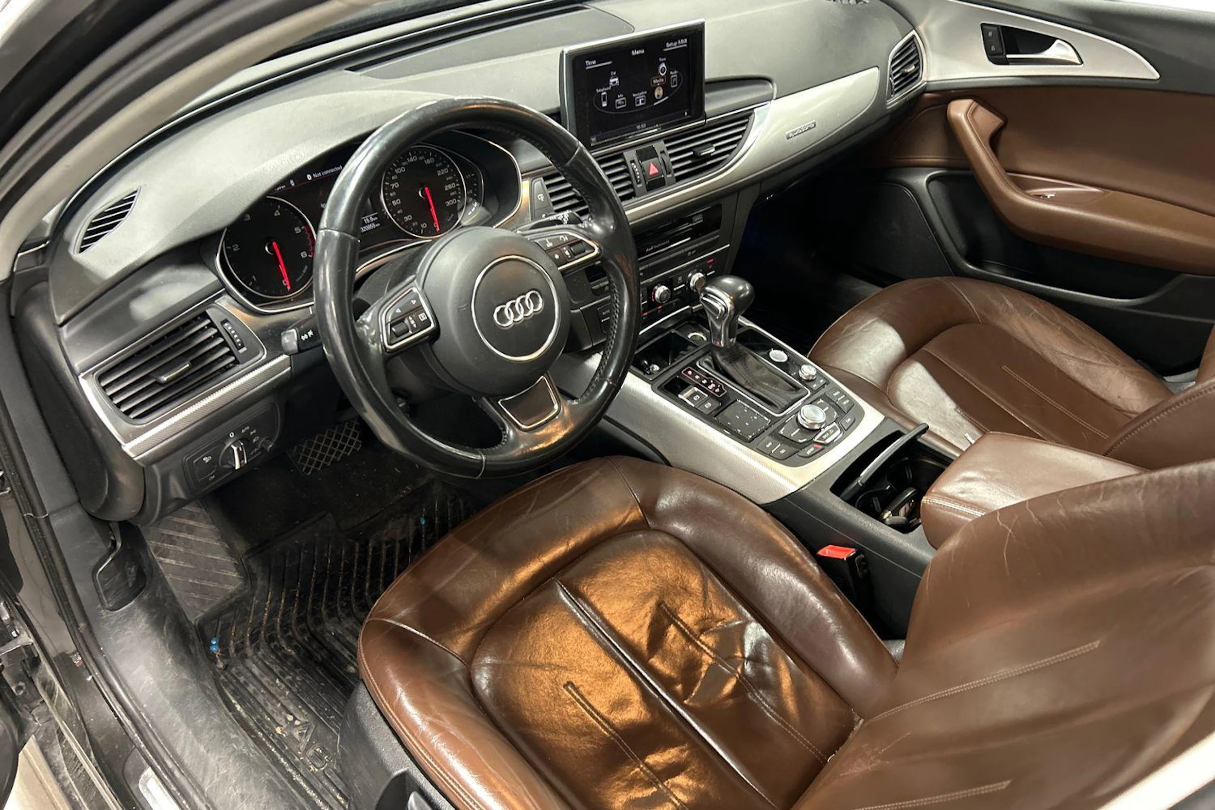 musta Audi A6 2012 kuva 3.