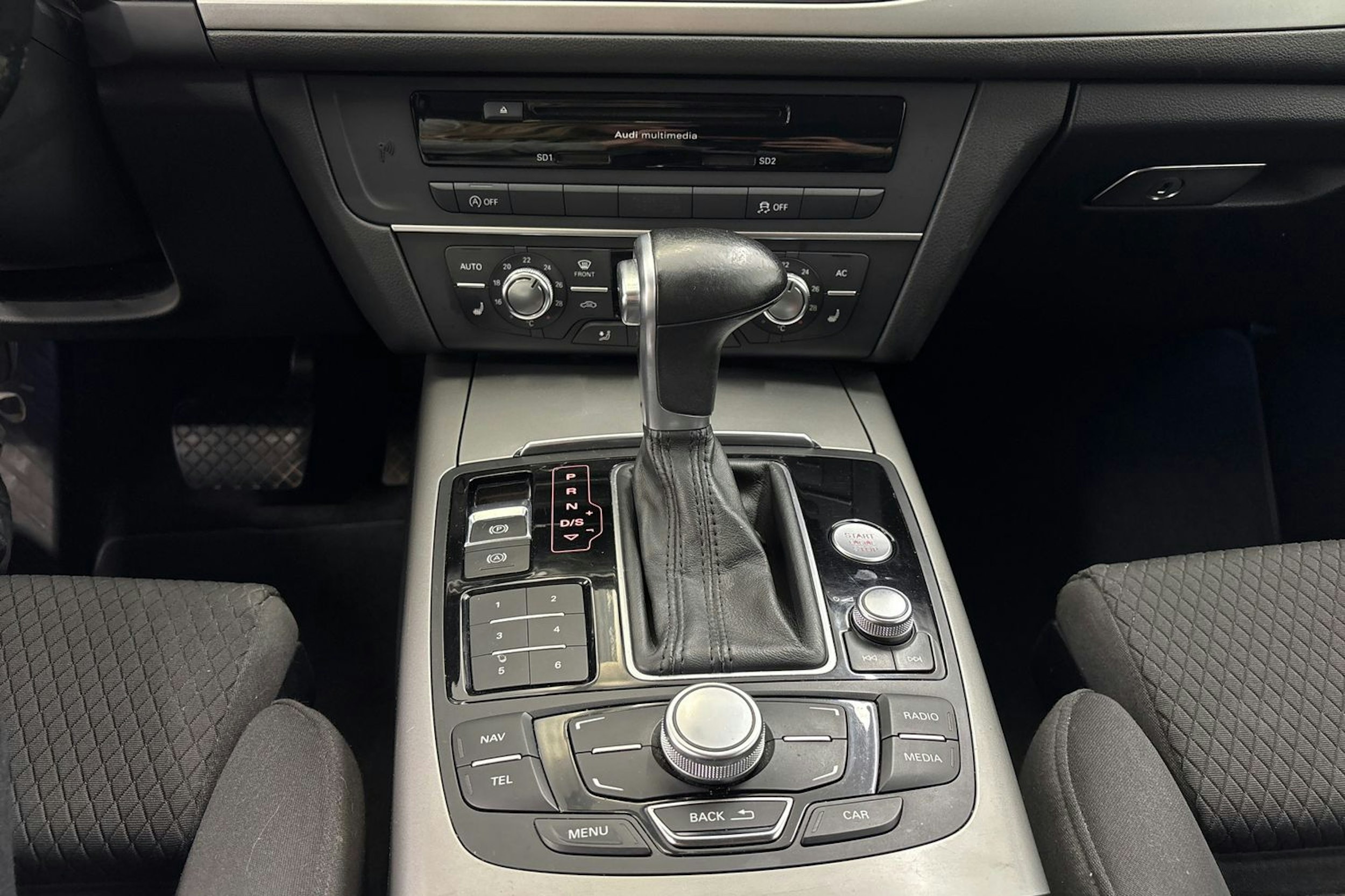 harmaa Audi A6 2012 kuva 23.