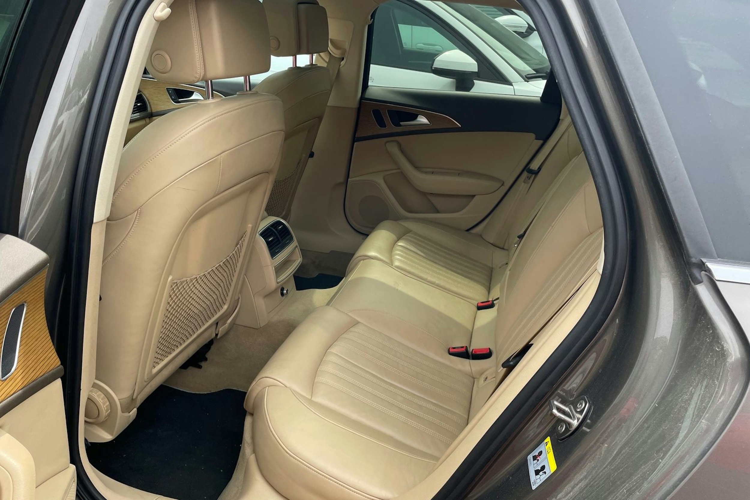 Hopea Audi A6 2012 kuva 14.