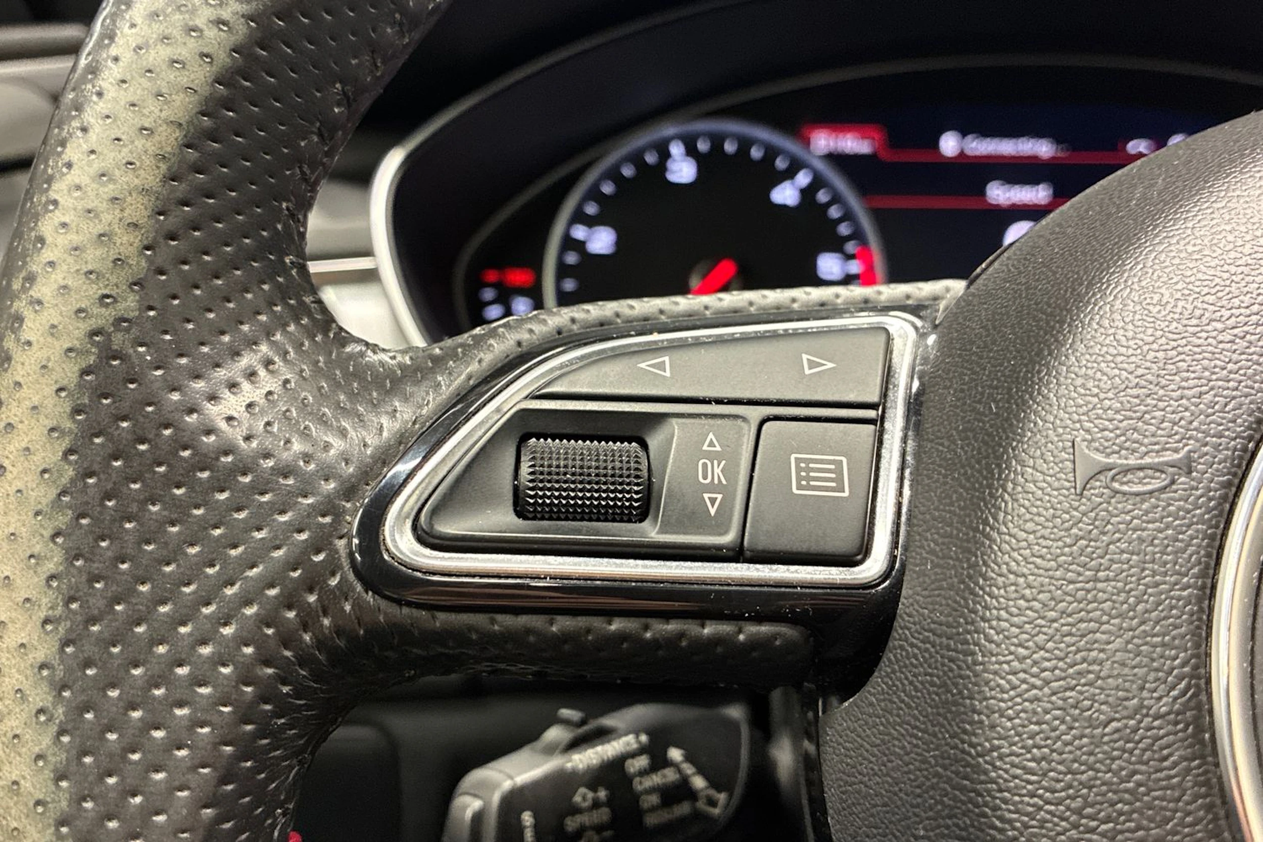 musta Audi A6 2013 kuva 13.