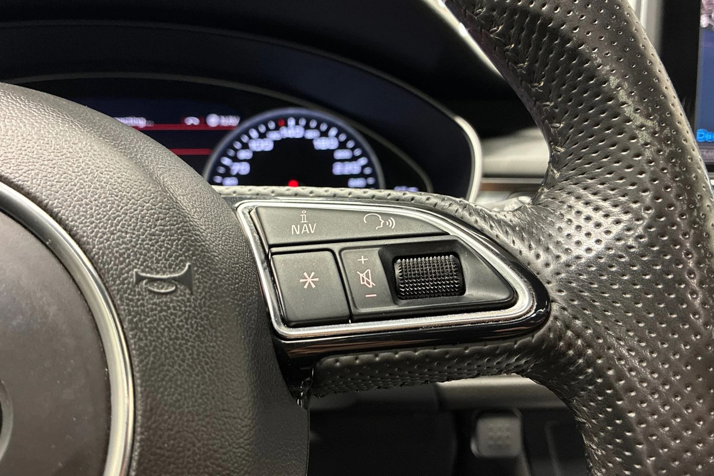 musta Audi A6 2013 kuva 14.