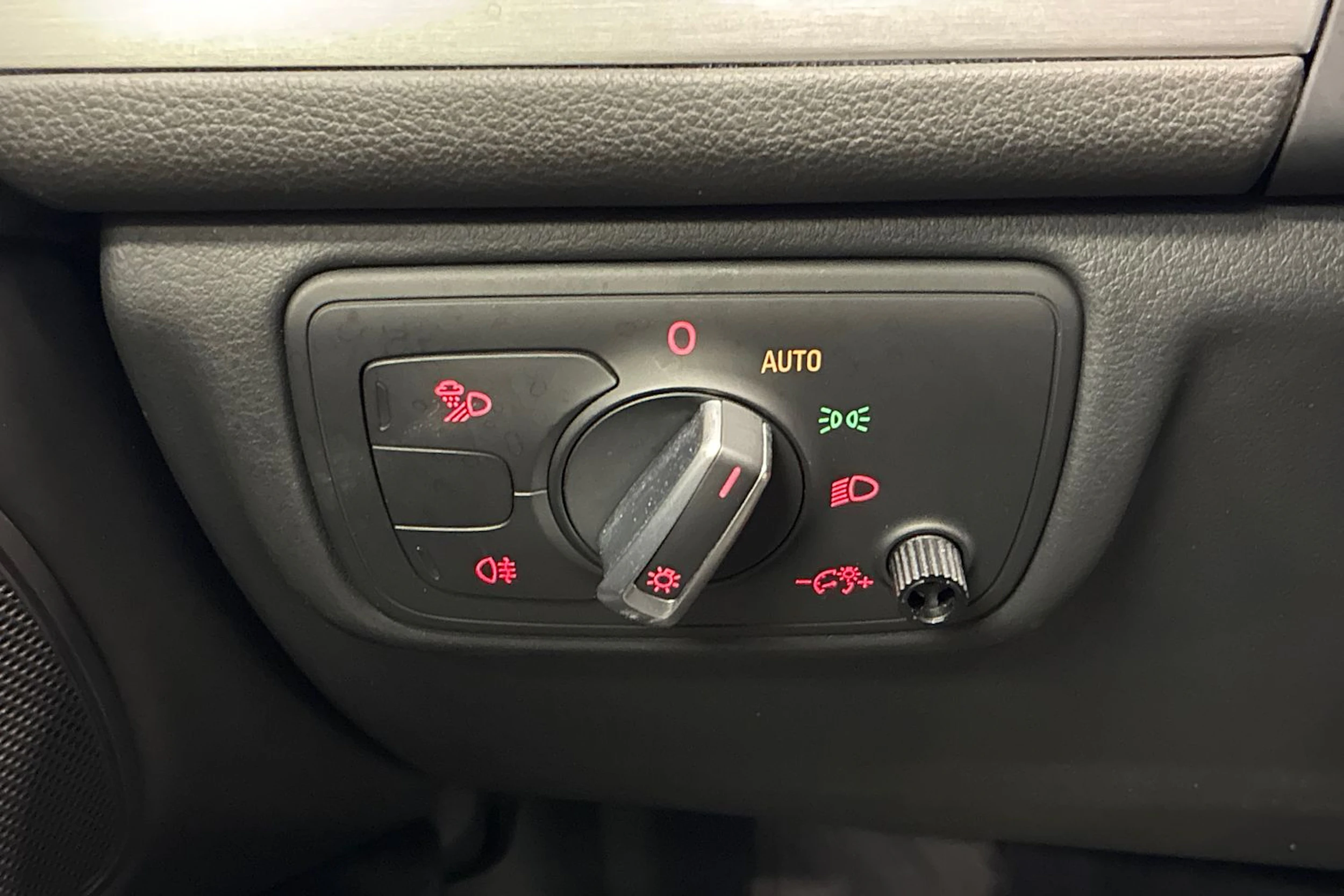 musta Audi A6 2013 kuva 17.