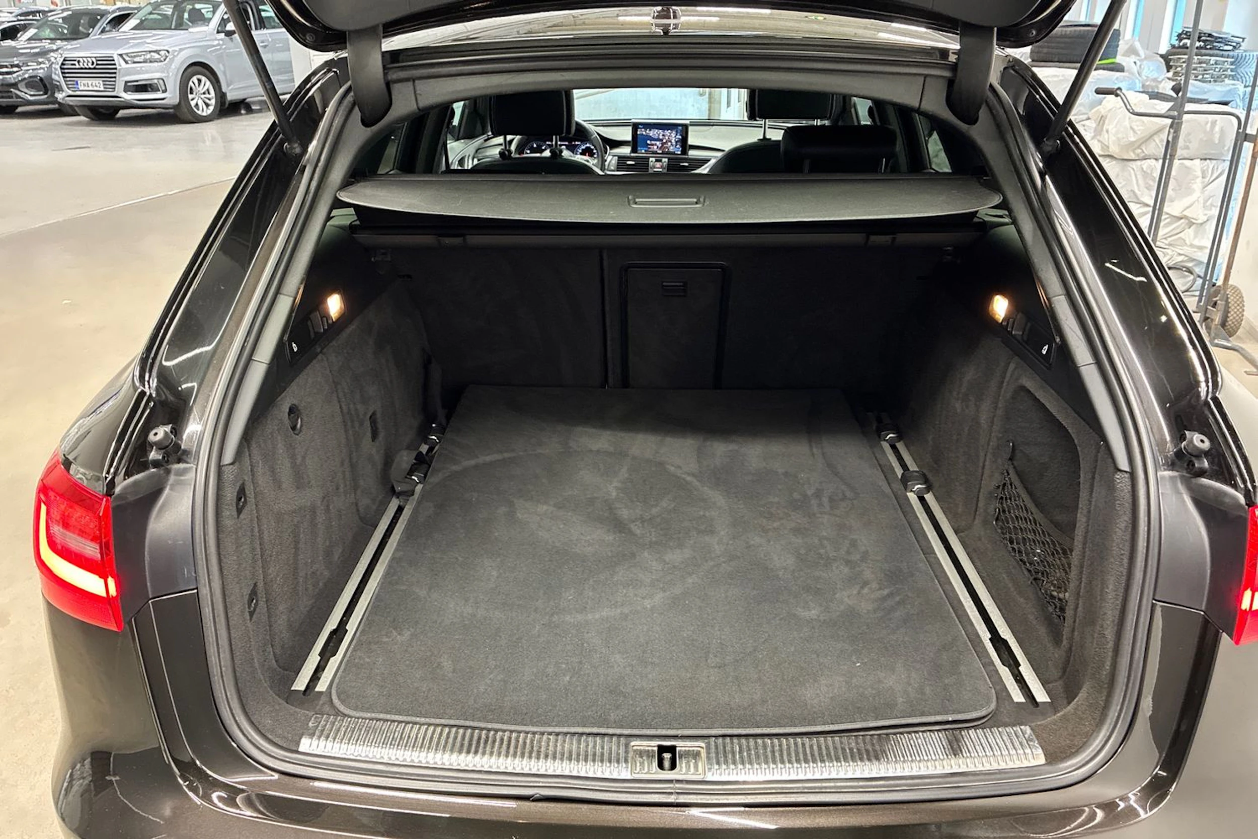 musta Audi A6 2013 kuva 29.