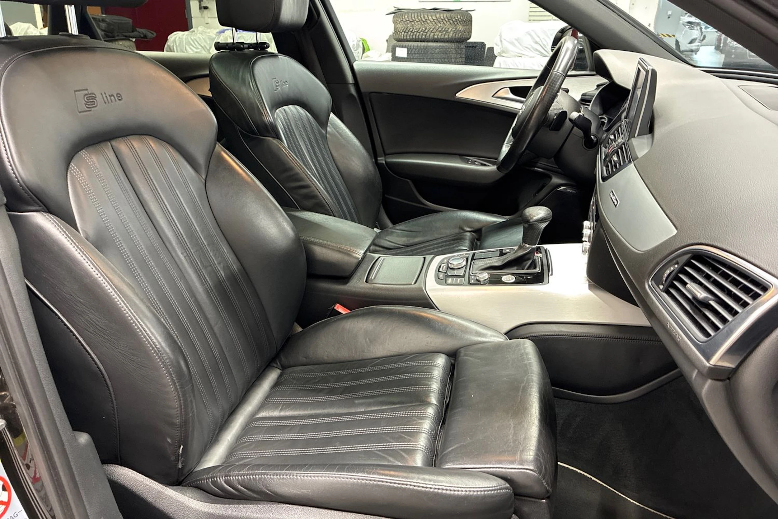 musta Audi A6 2013 kuva 32.