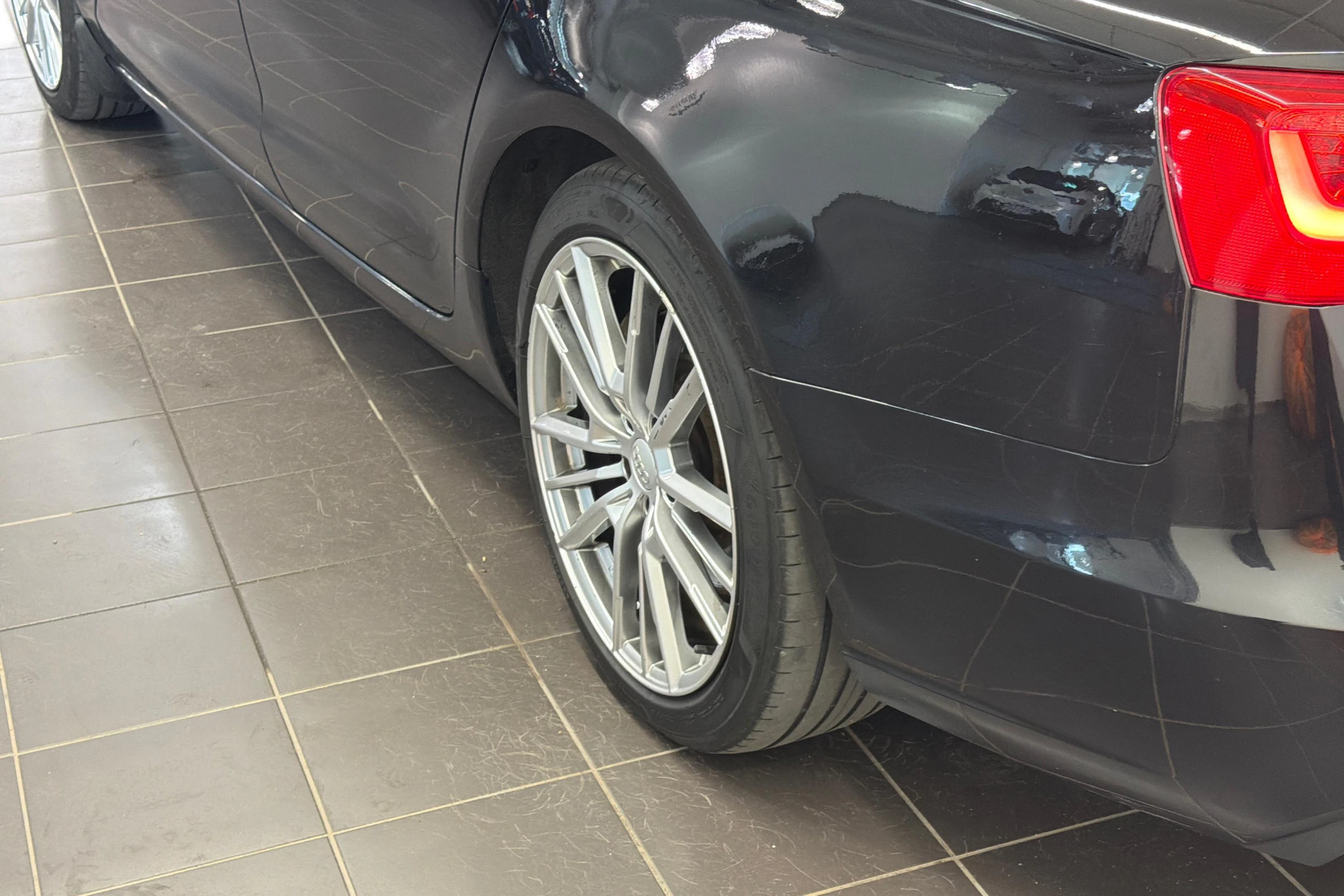 musta Audi A6 2012 kuva 9.