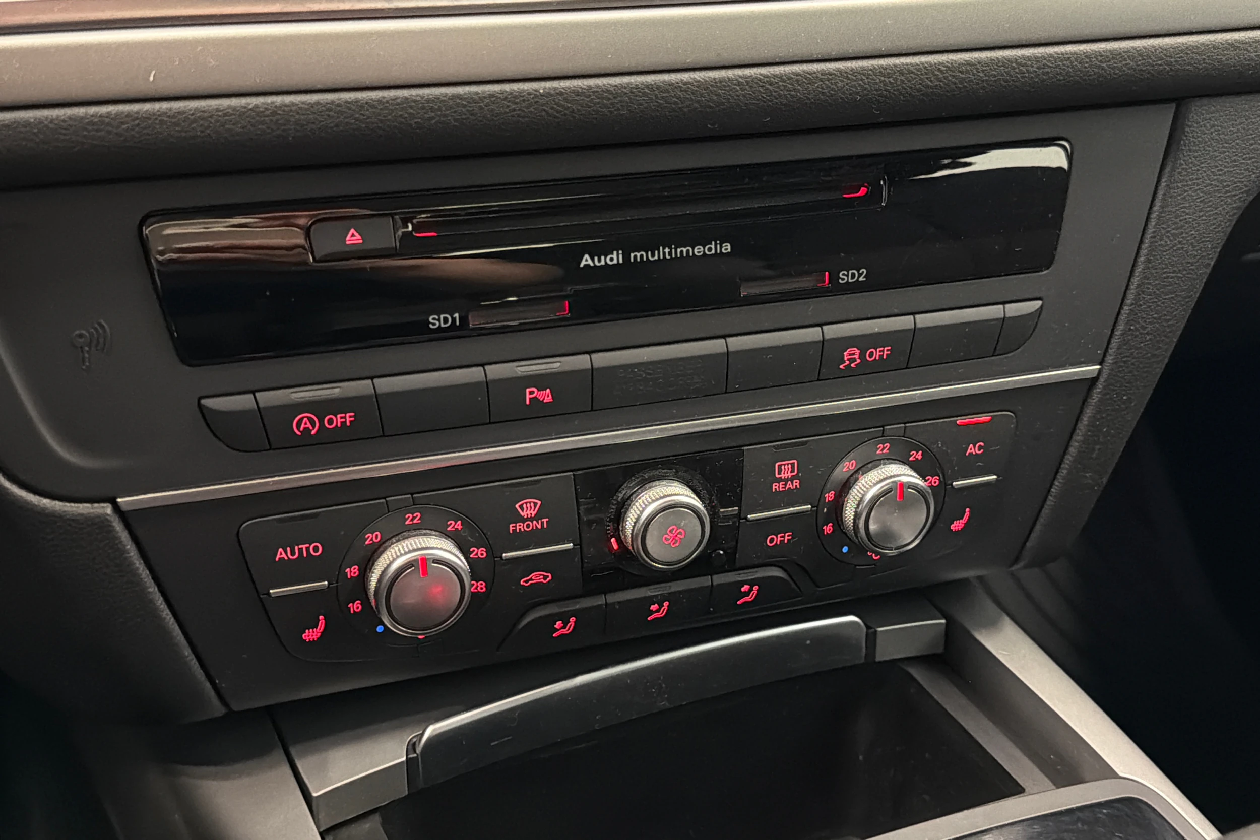 musta Audi A6 2012 kuva 22.