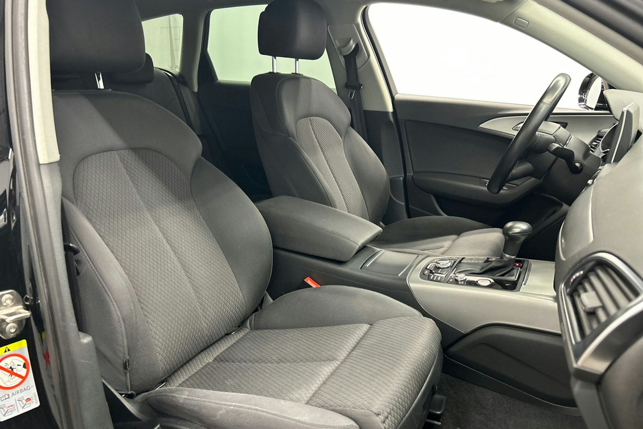 musta Audi A6 2012 kuva 14.