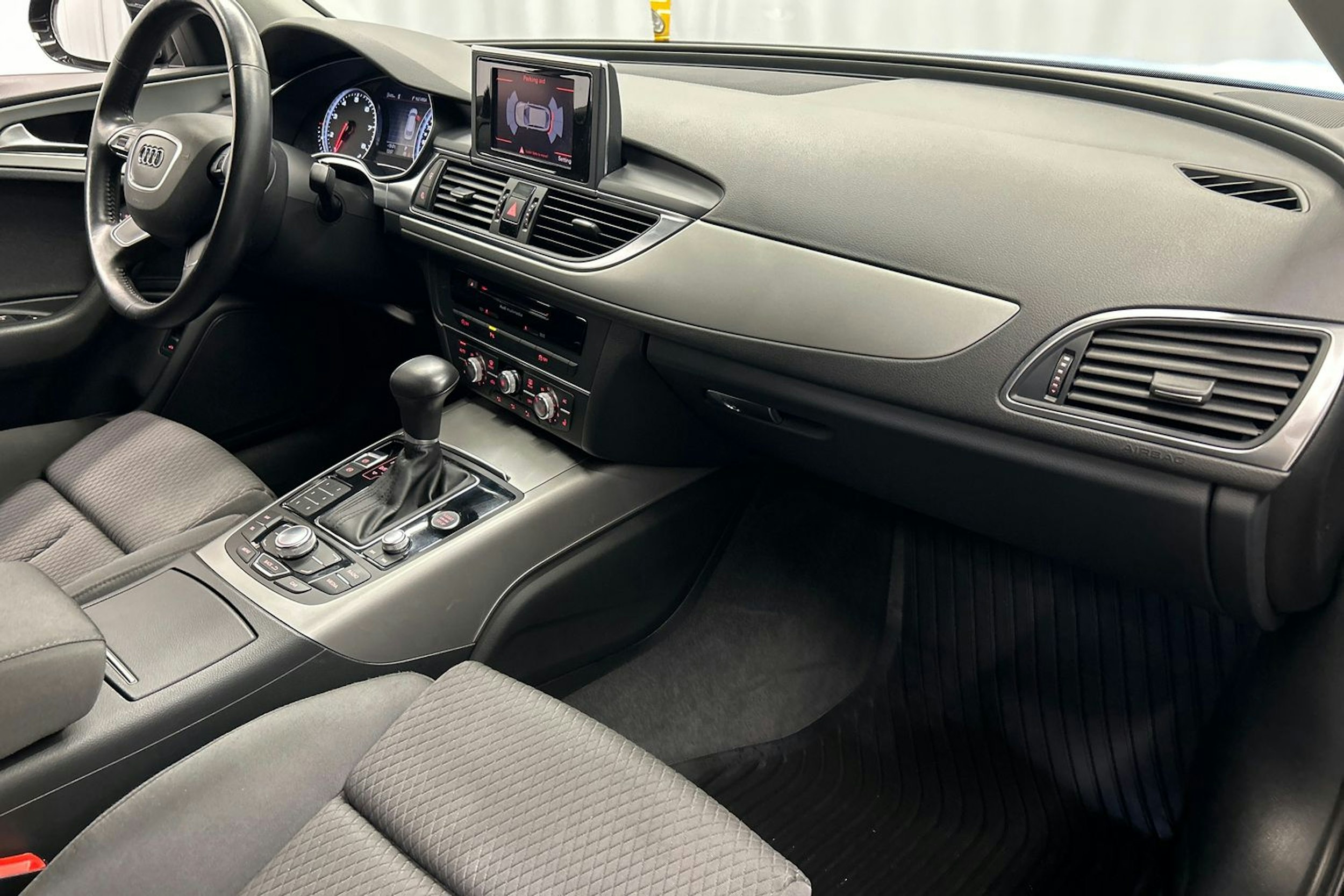 musta Audi A6 2012 kuva 15.