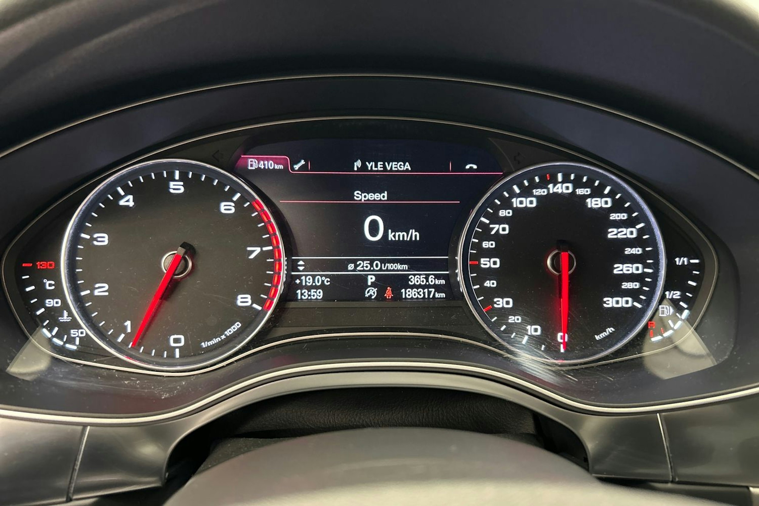 musta Audi A6 2012 kuva 19.