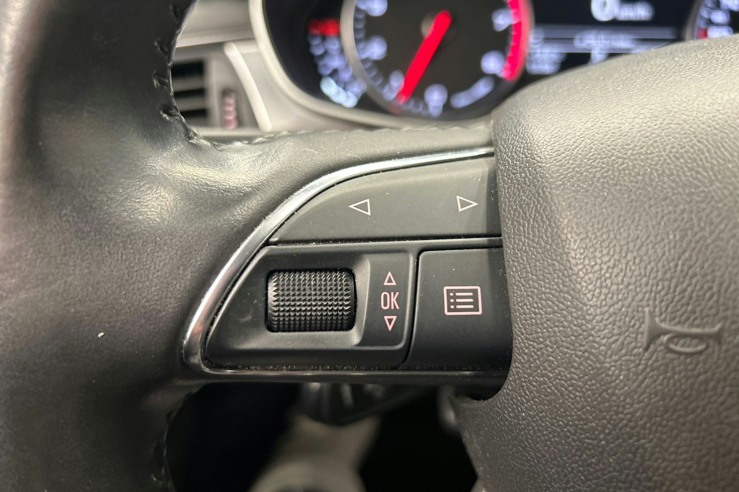 musta Audi A6 2012 kuva 21.