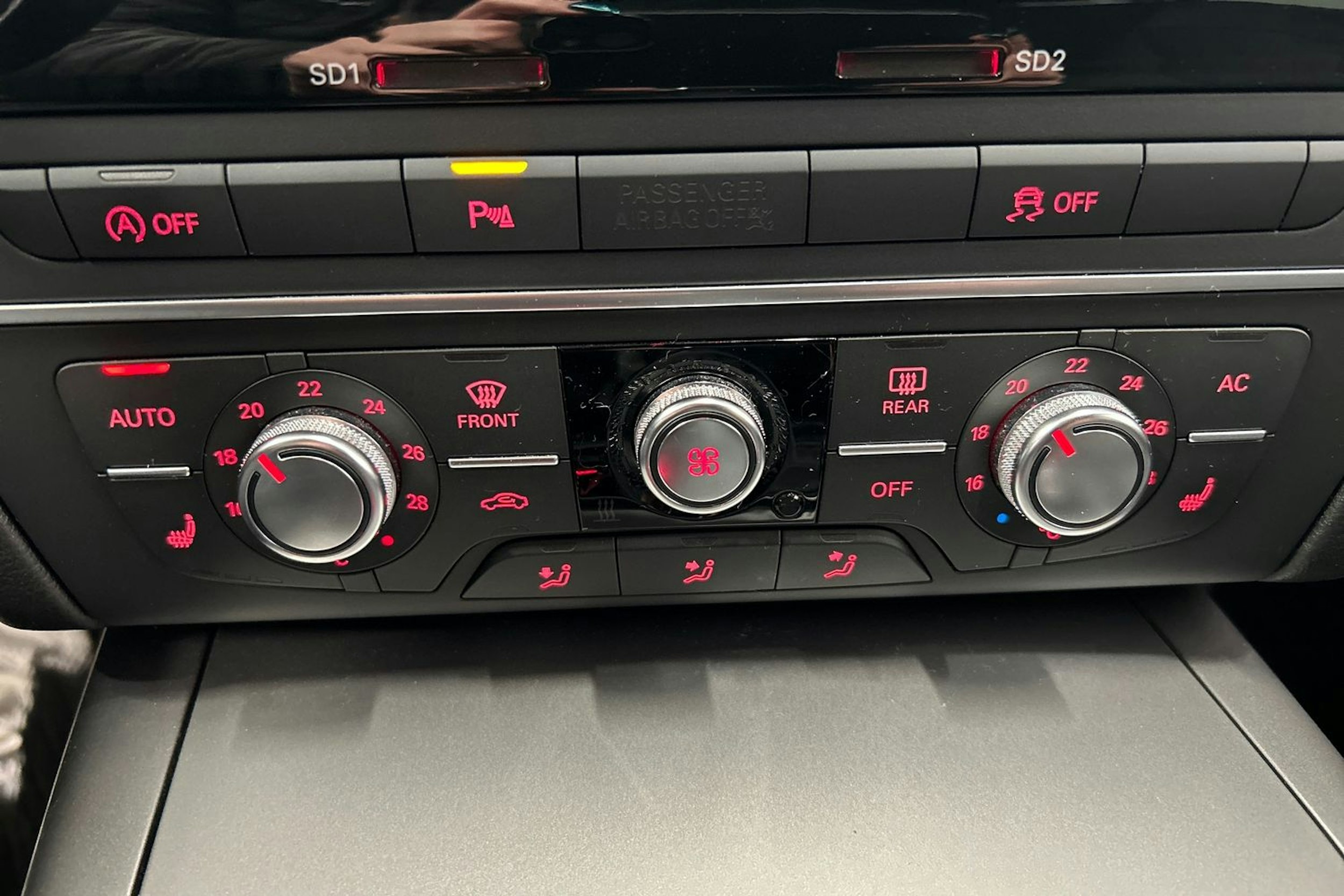 musta Audi A6 2012 kuva 26.