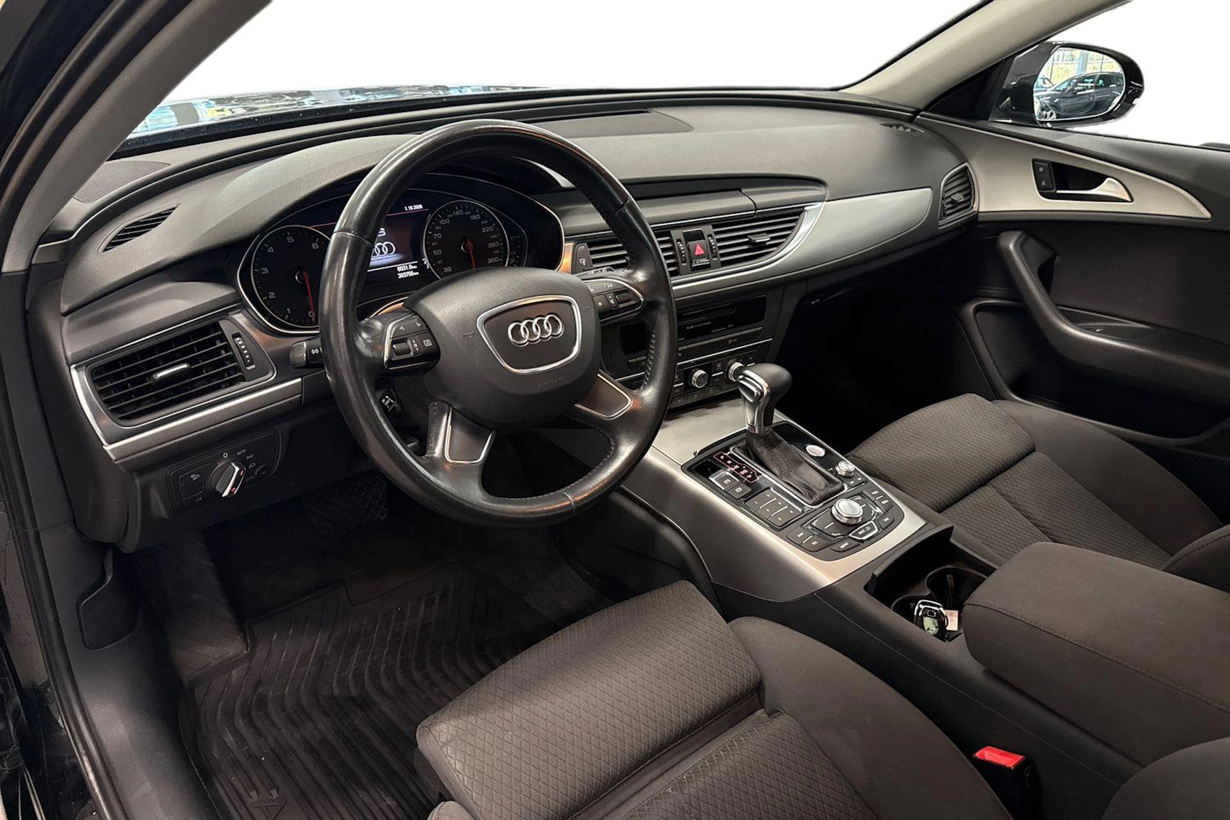 Musta Audi A6 2012 kuva 6.