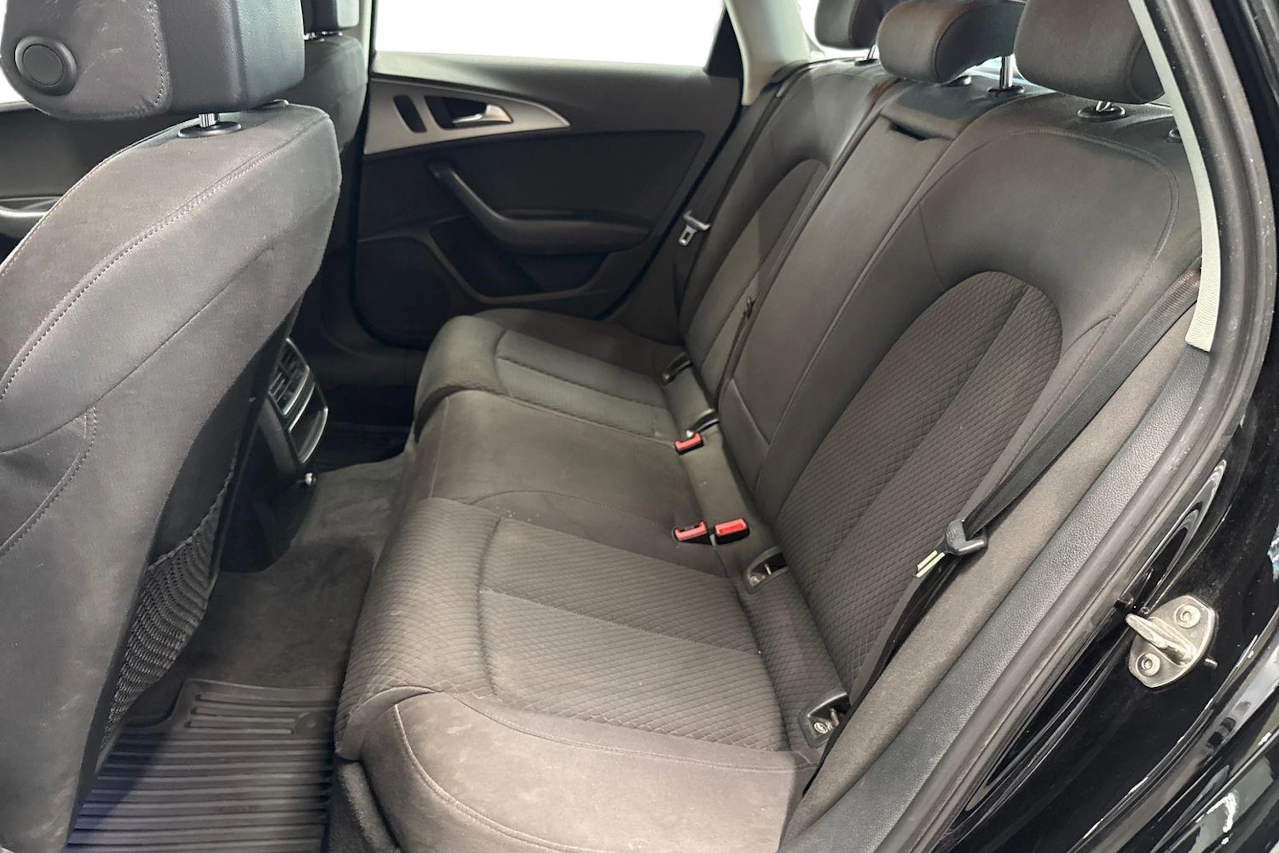Musta Audi A6 2012 kuva 8.