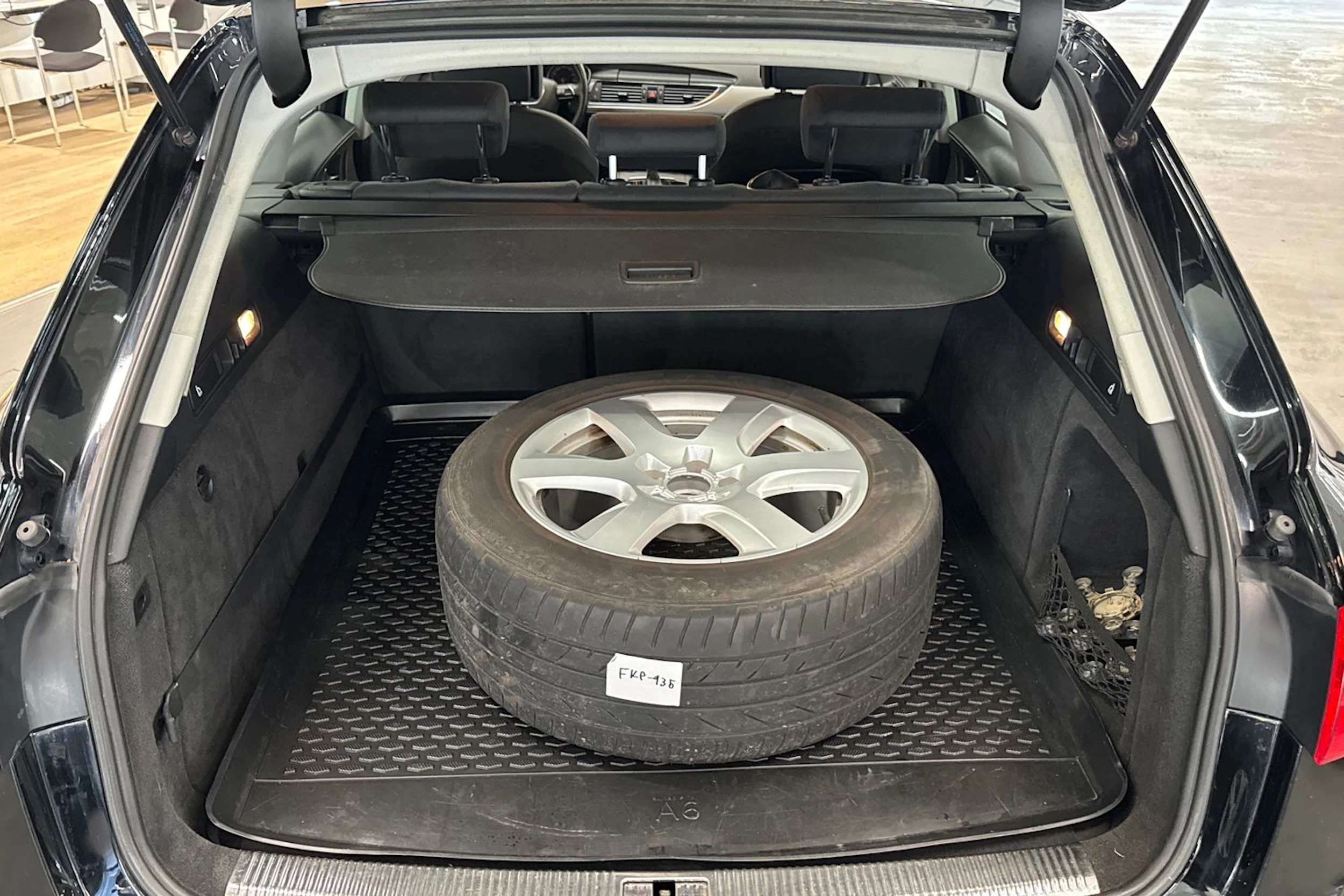 Musta Audi A6 2012 kuva 10.