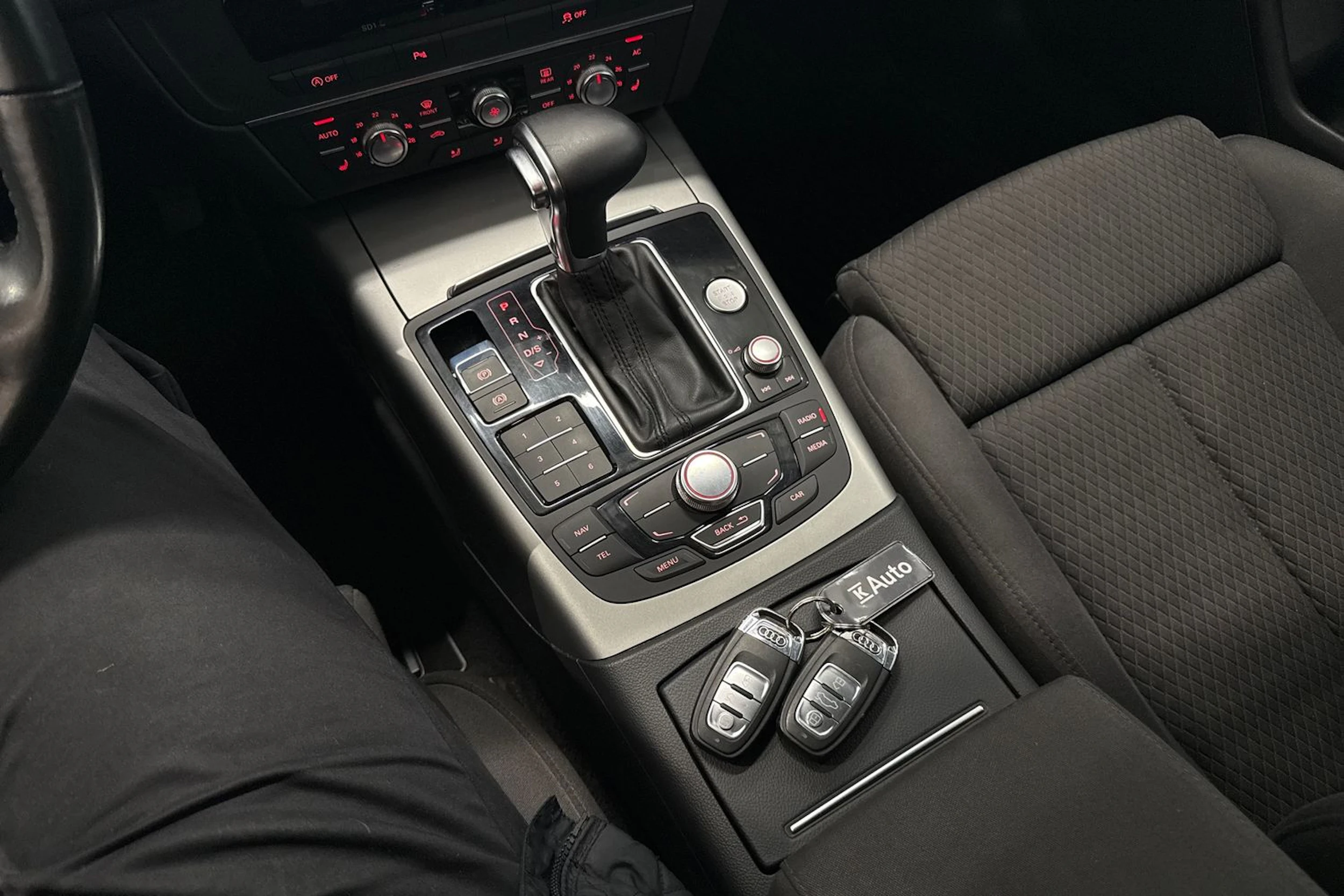 Musta Audi A6 2012 kuva 20.