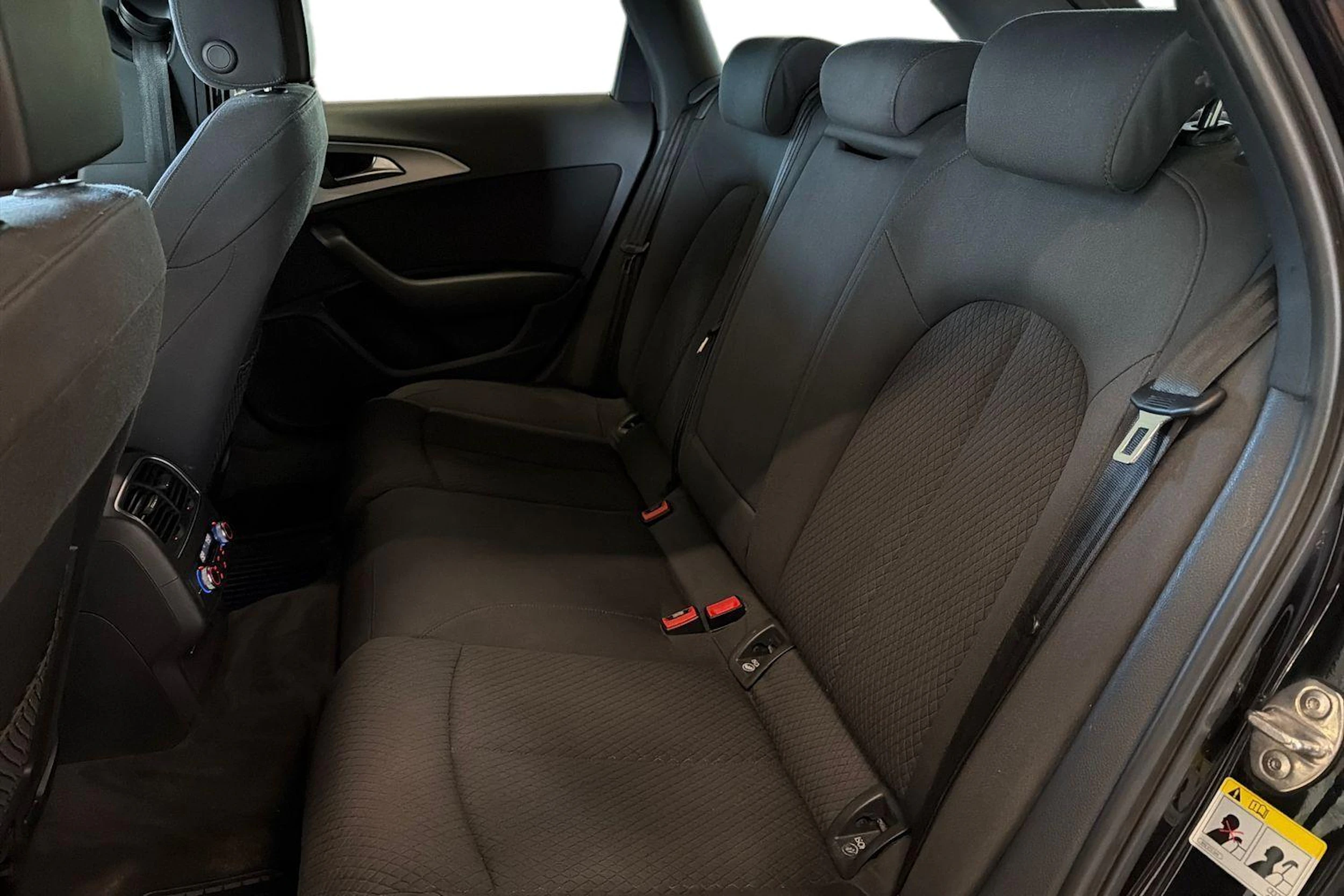 musta Audi A6 2012 kuva 8.