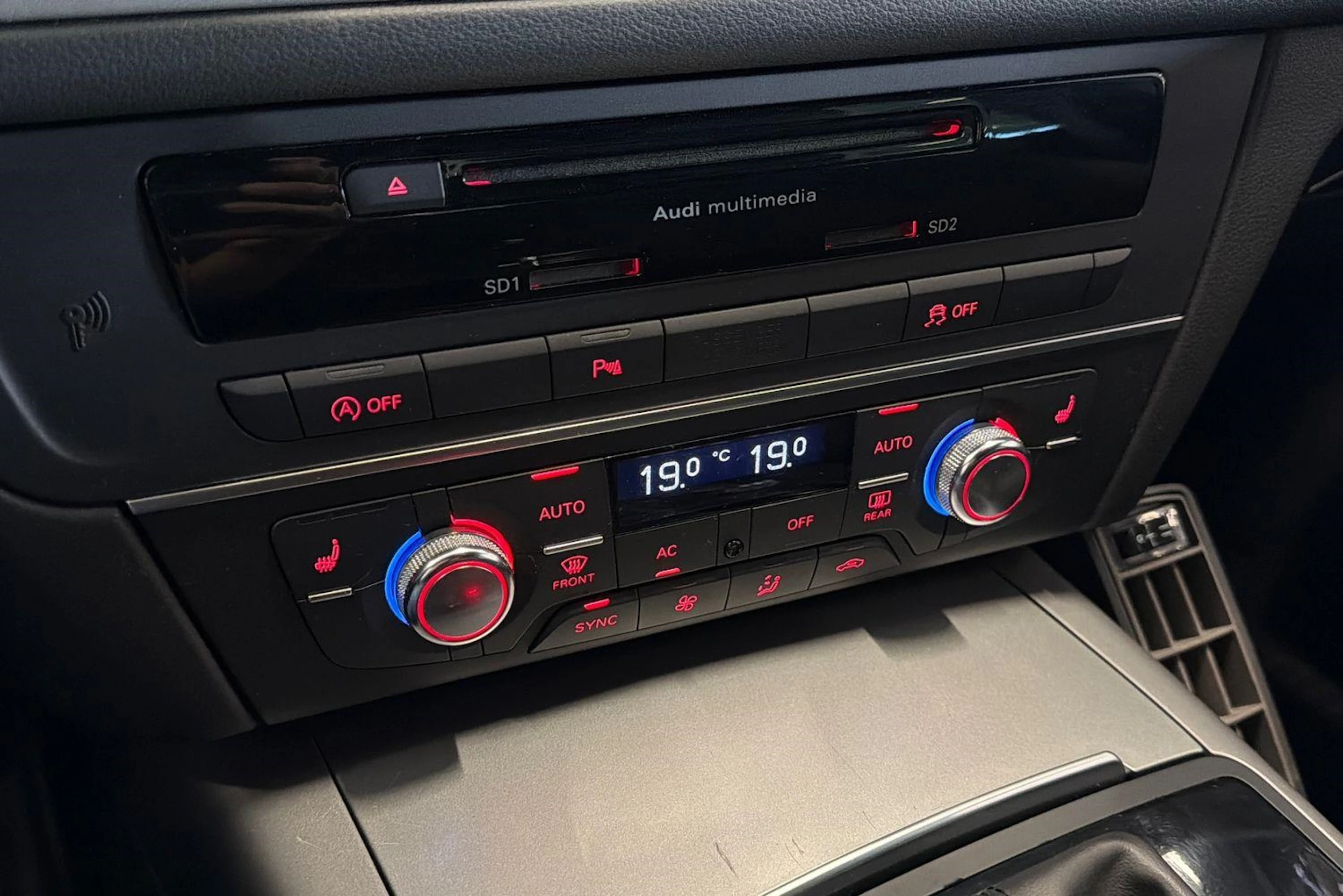 musta Audi A6 2012 kuva 20.