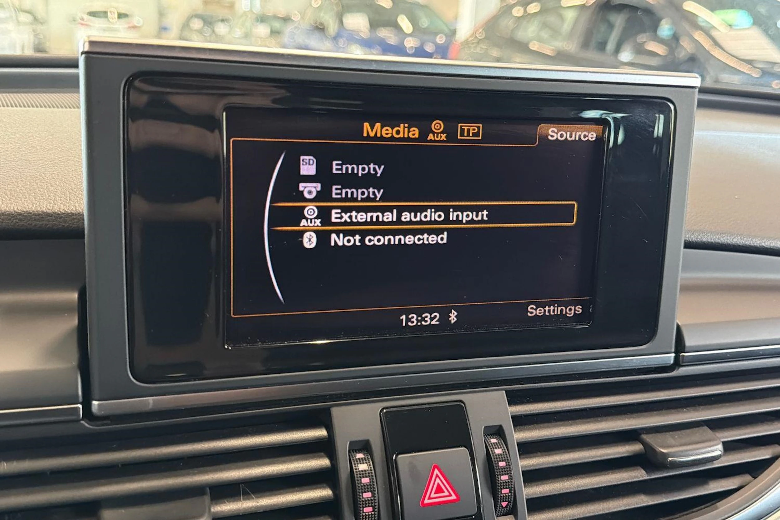 musta Audi A6 2012 kuva 22.