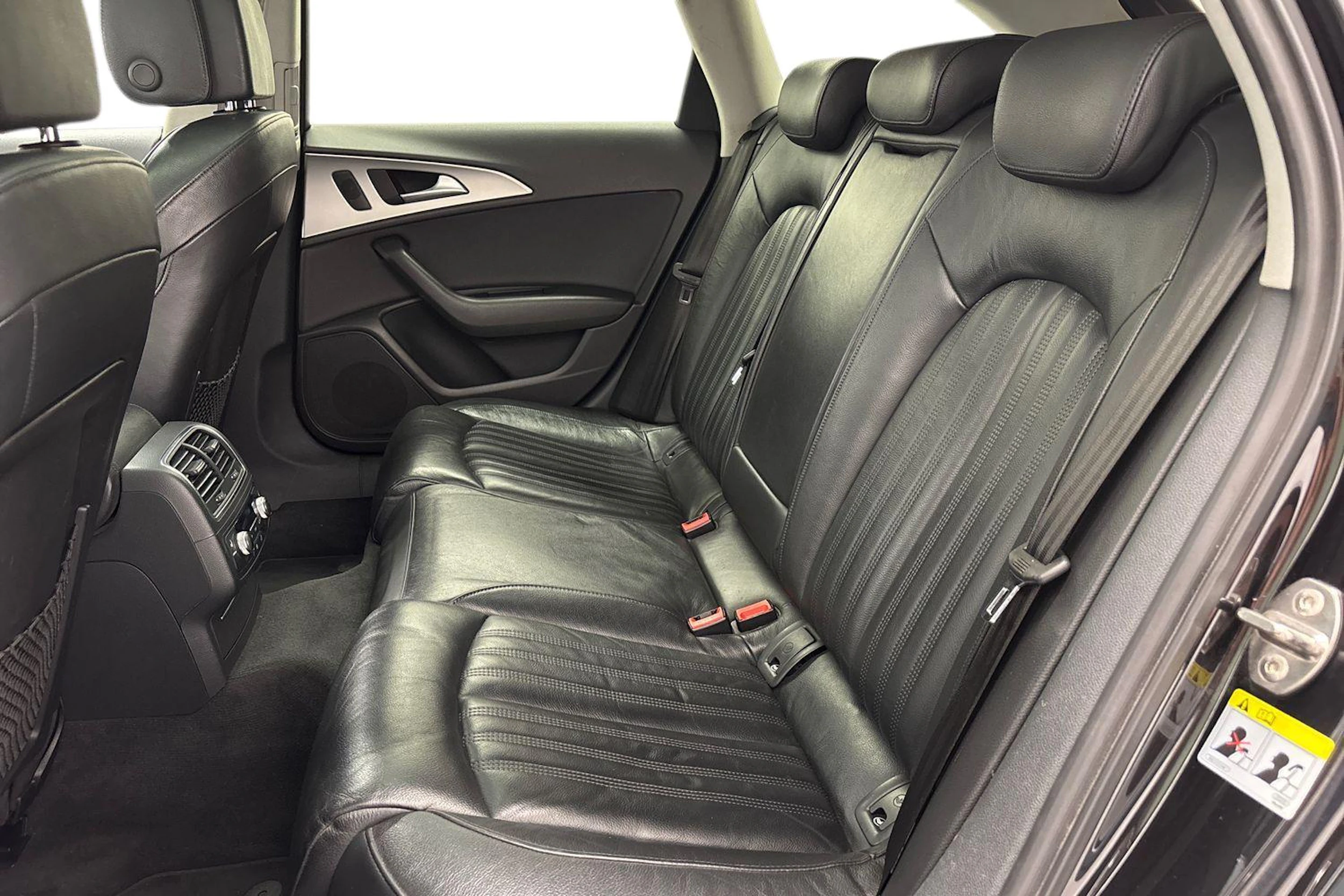 musta Audi A6 2012 kuva 8.