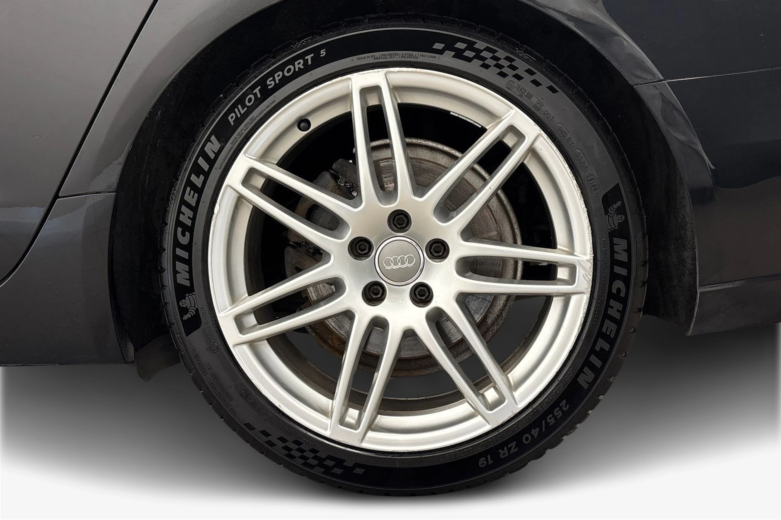 musta Audi A6 2012 kuva 9.