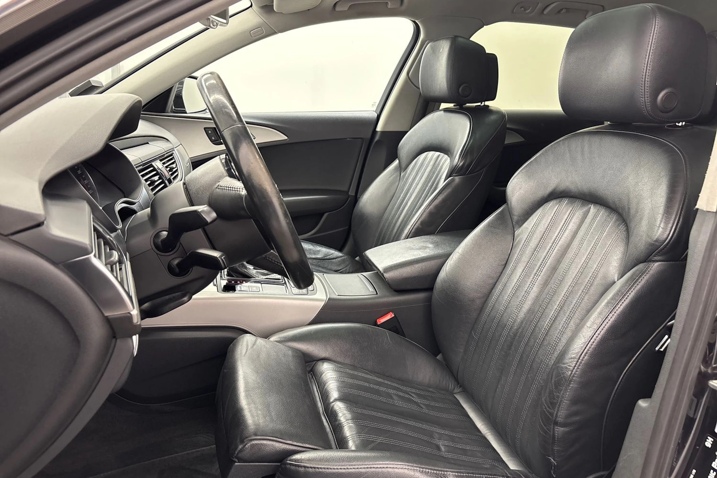 musta Audi A6 2012 kuva 11.
