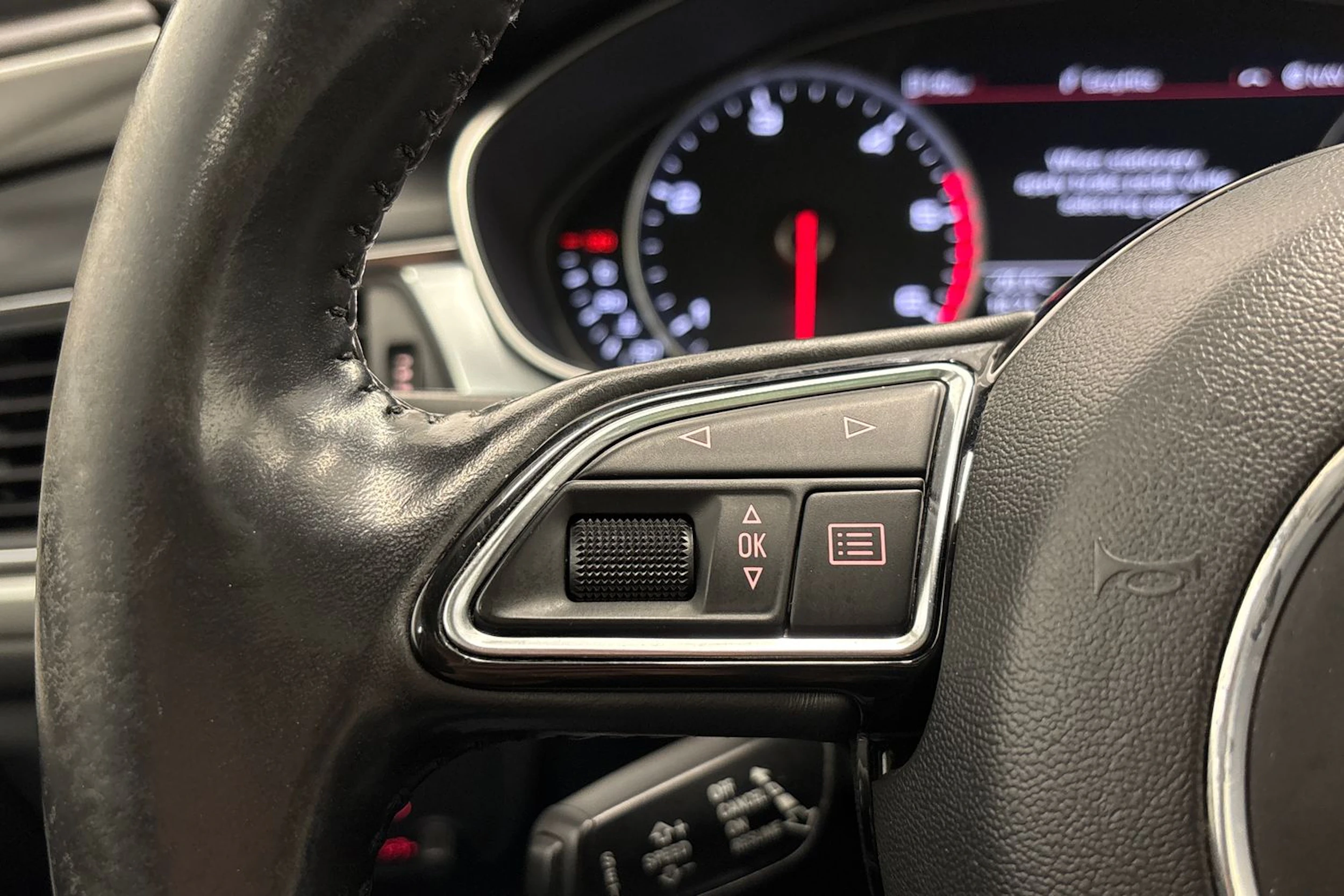 musta Audi A6 2012 kuva 13.