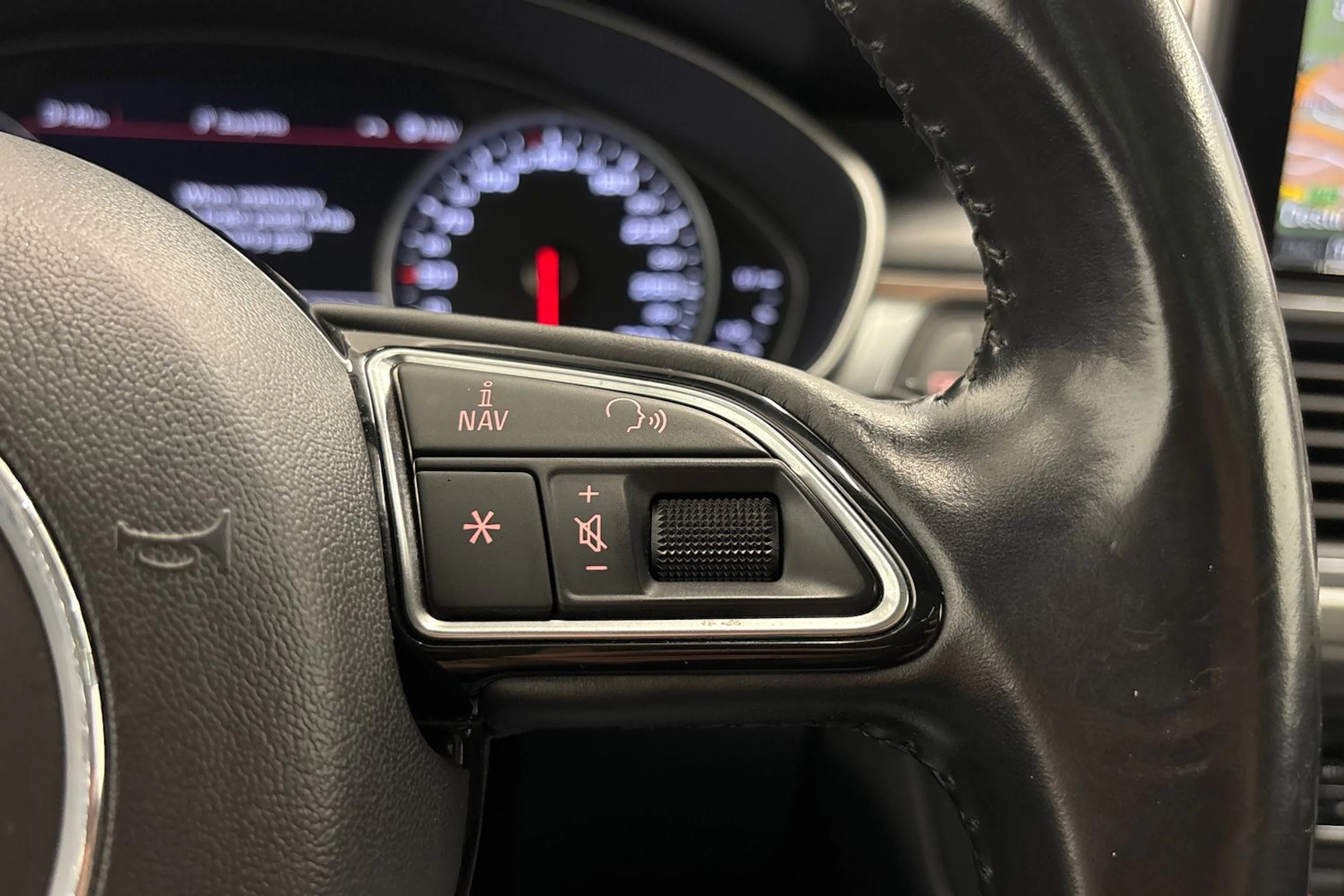 musta Audi A6 2012 kuva 14.