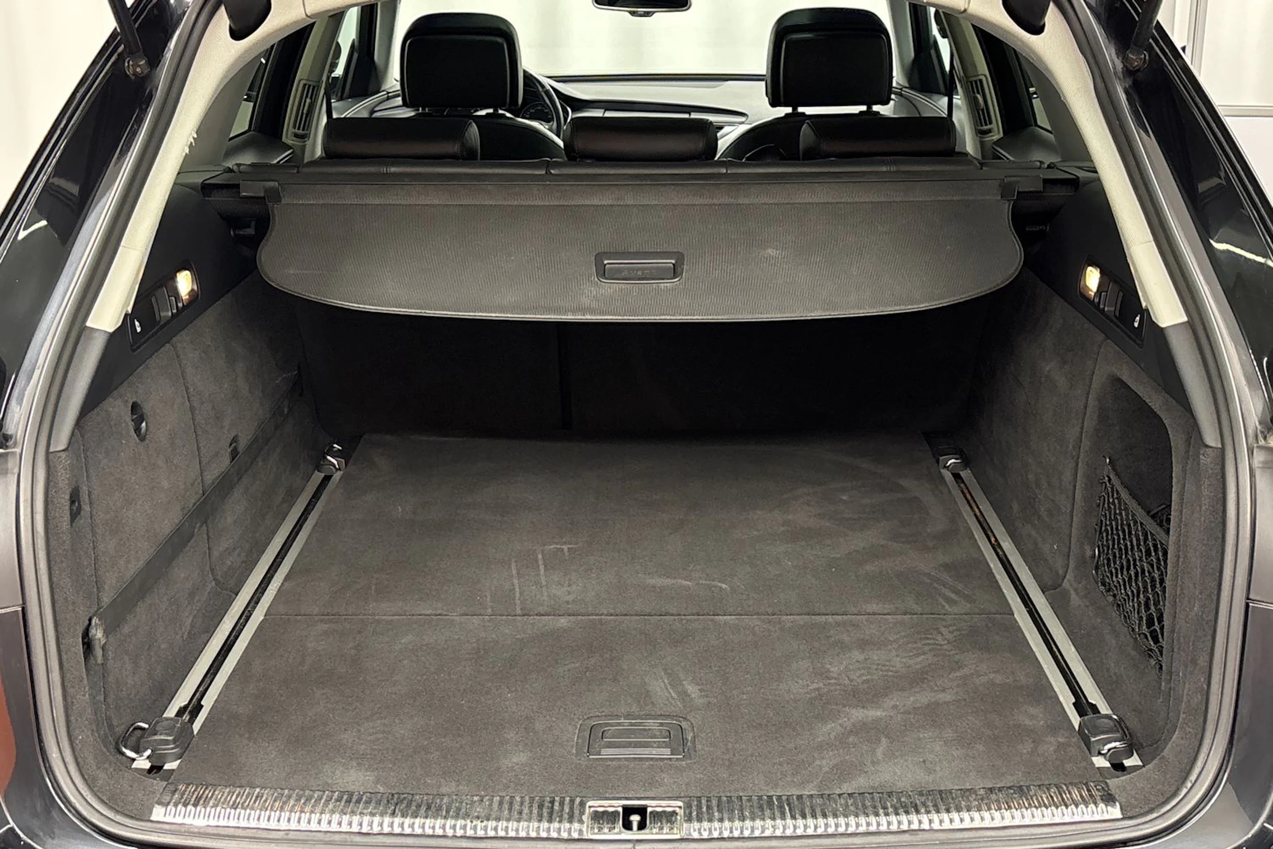 musta Audi A6 2012 kuva 22.