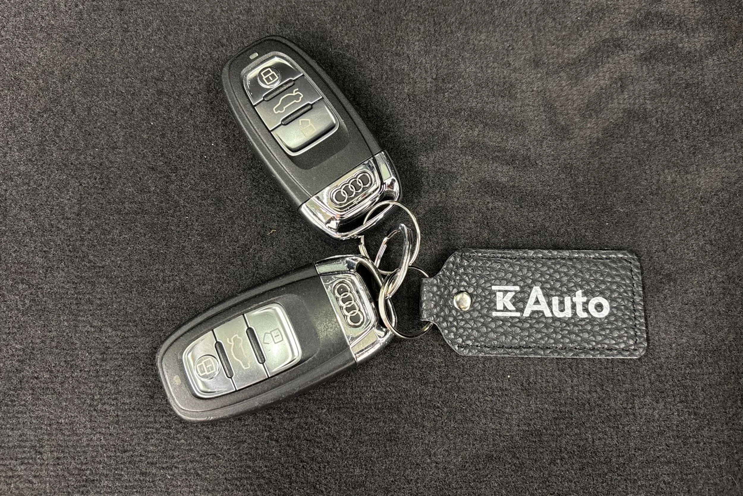 musta Audi A6 2012 kuva 23.