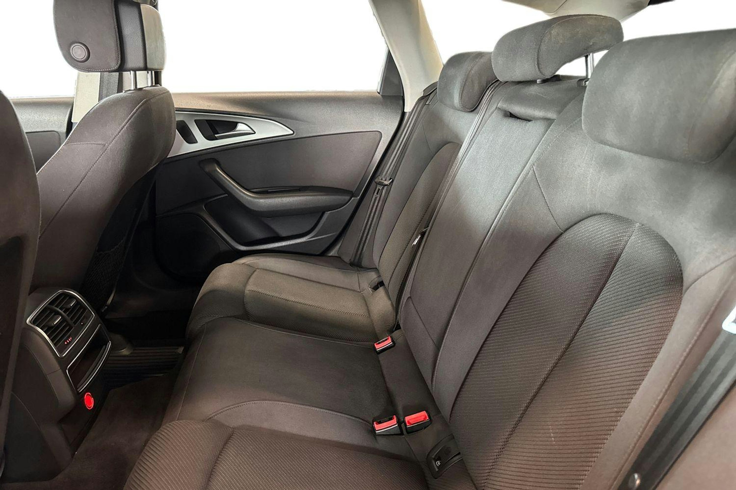 musta Audi A6 2012 kuva 8.