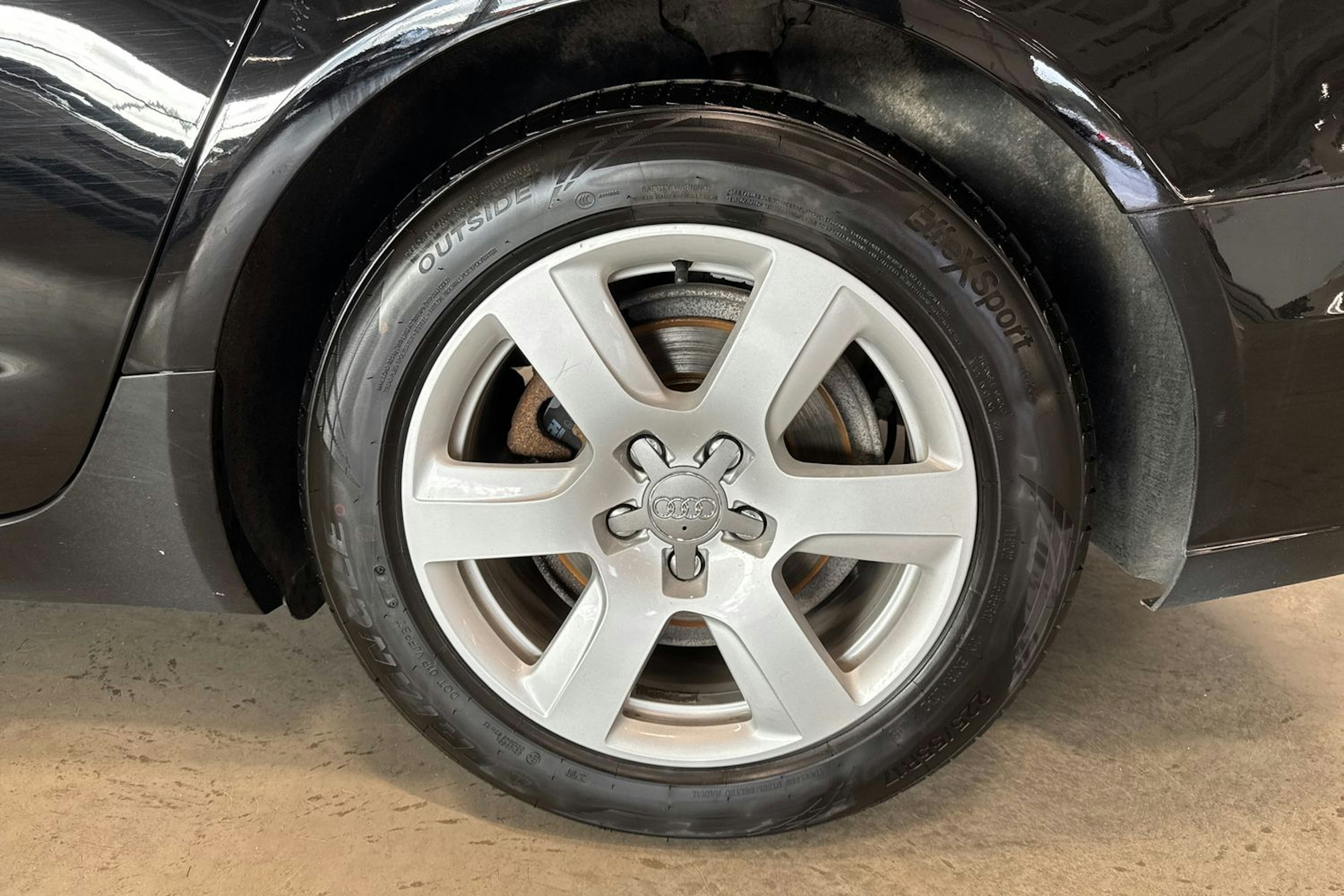 musta Audi A6 2012 kuva 9.