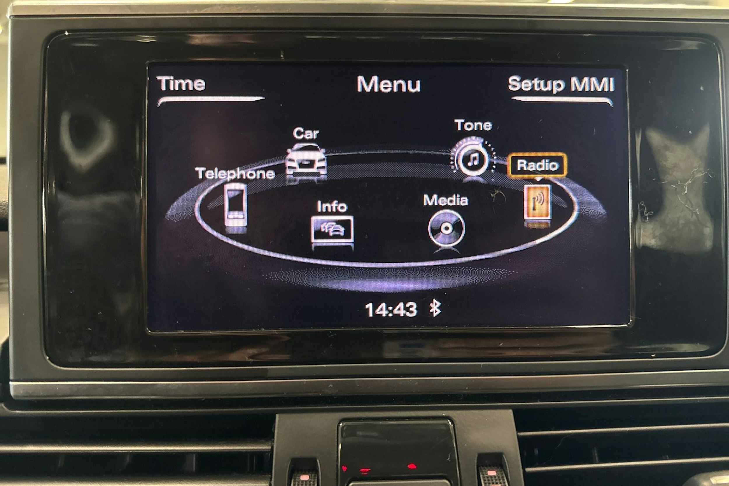 musta Audi A6 2012 kuva 12.