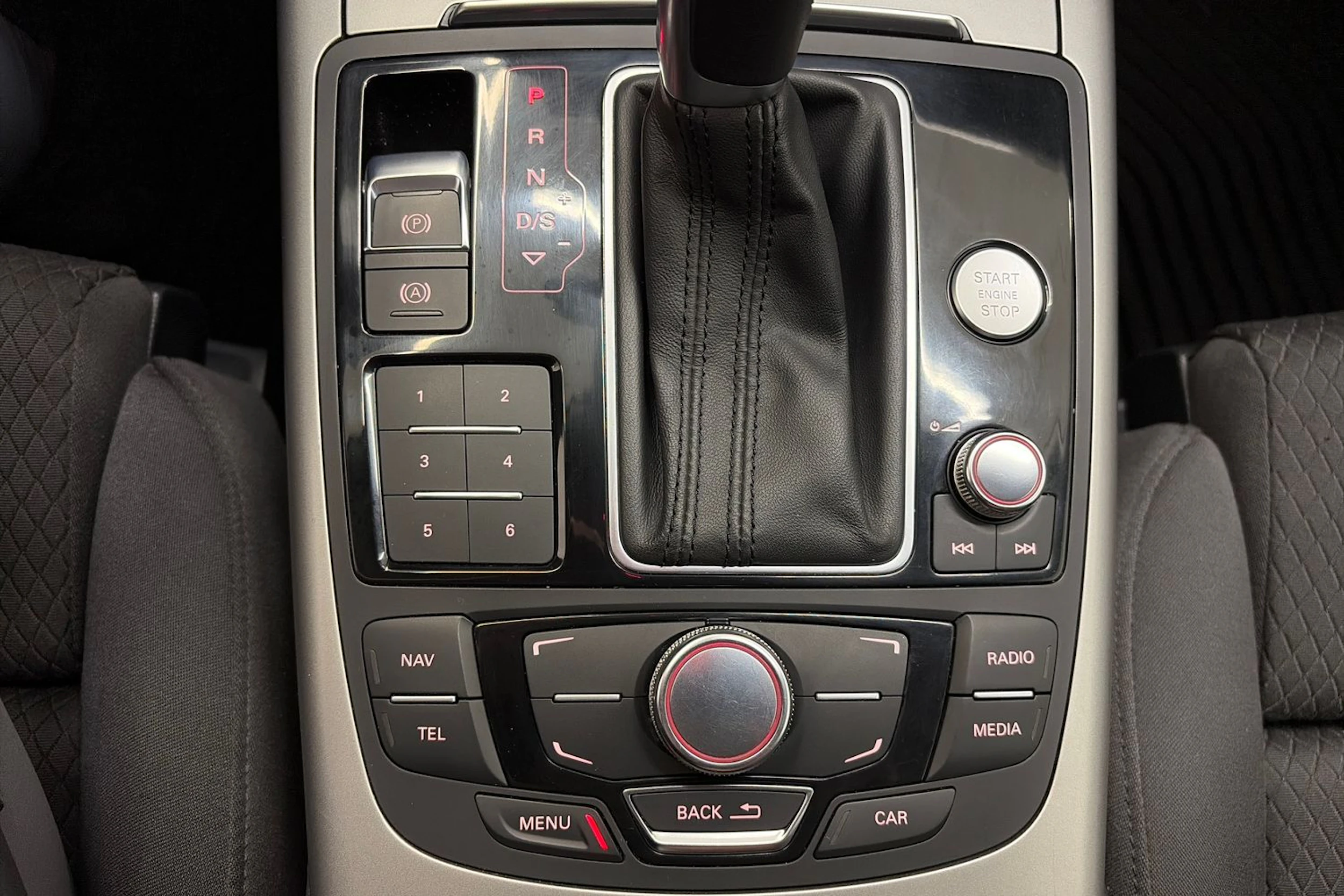 valkoinen Audi A6 2012 kuva 21.