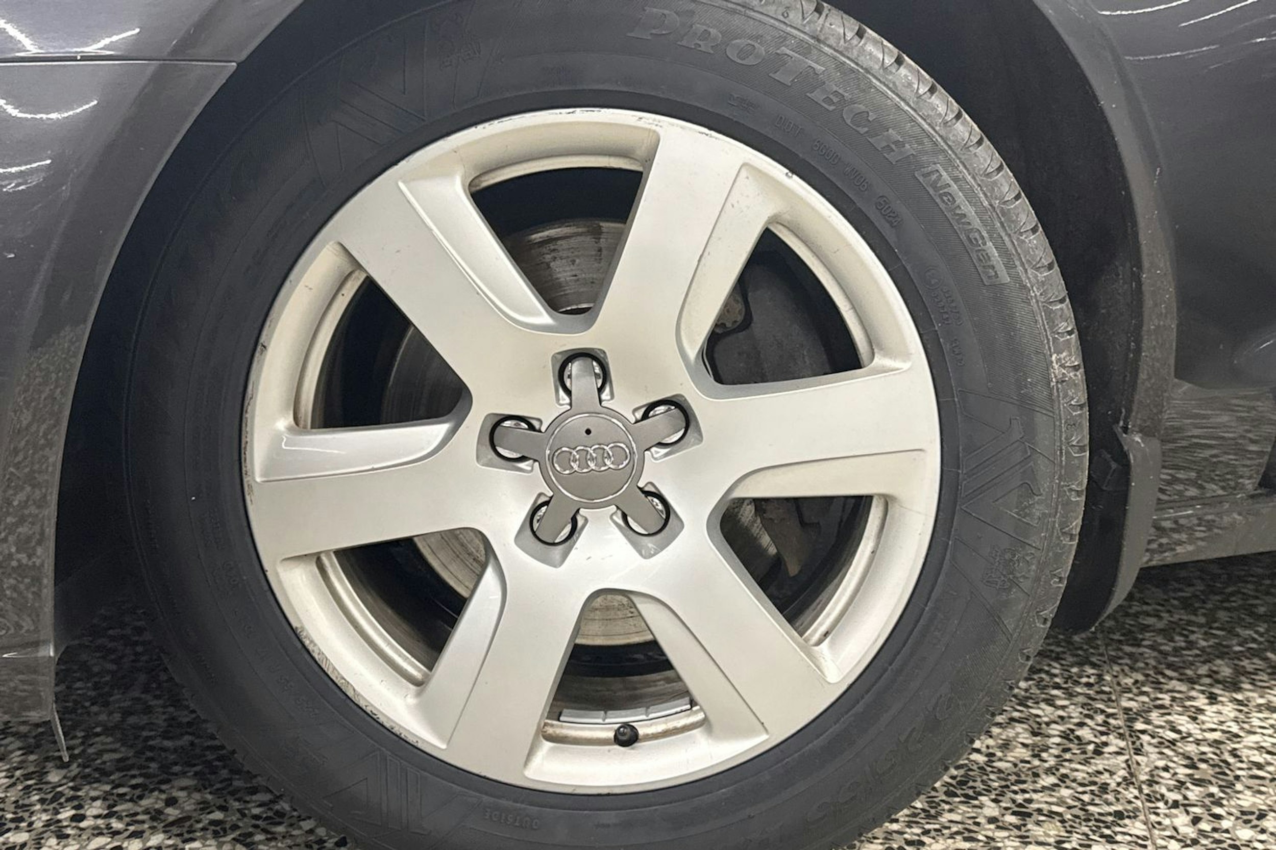 harmaa Audi A6 2012 kuva 37.