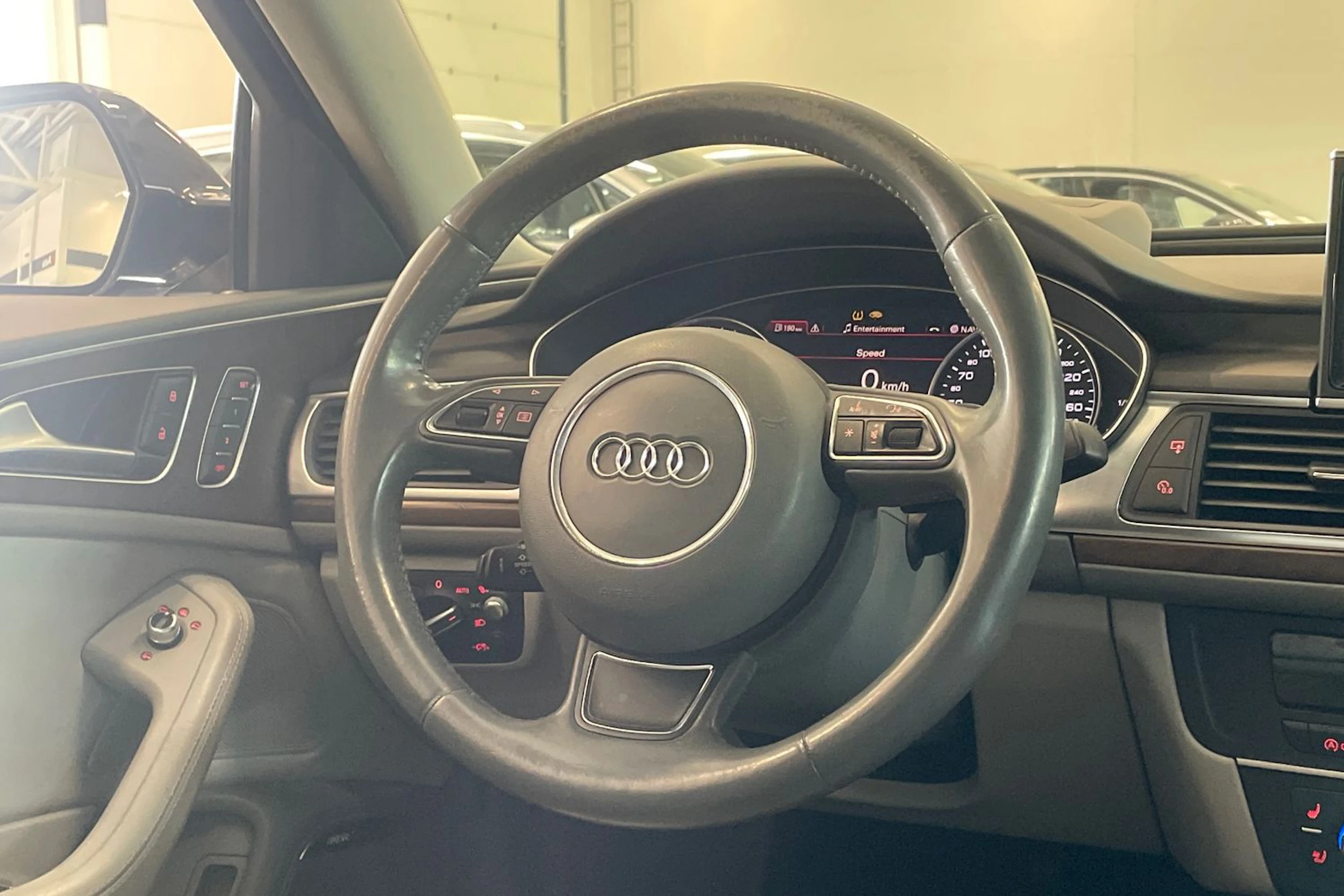musta Audi A6 2012 kuva 16.