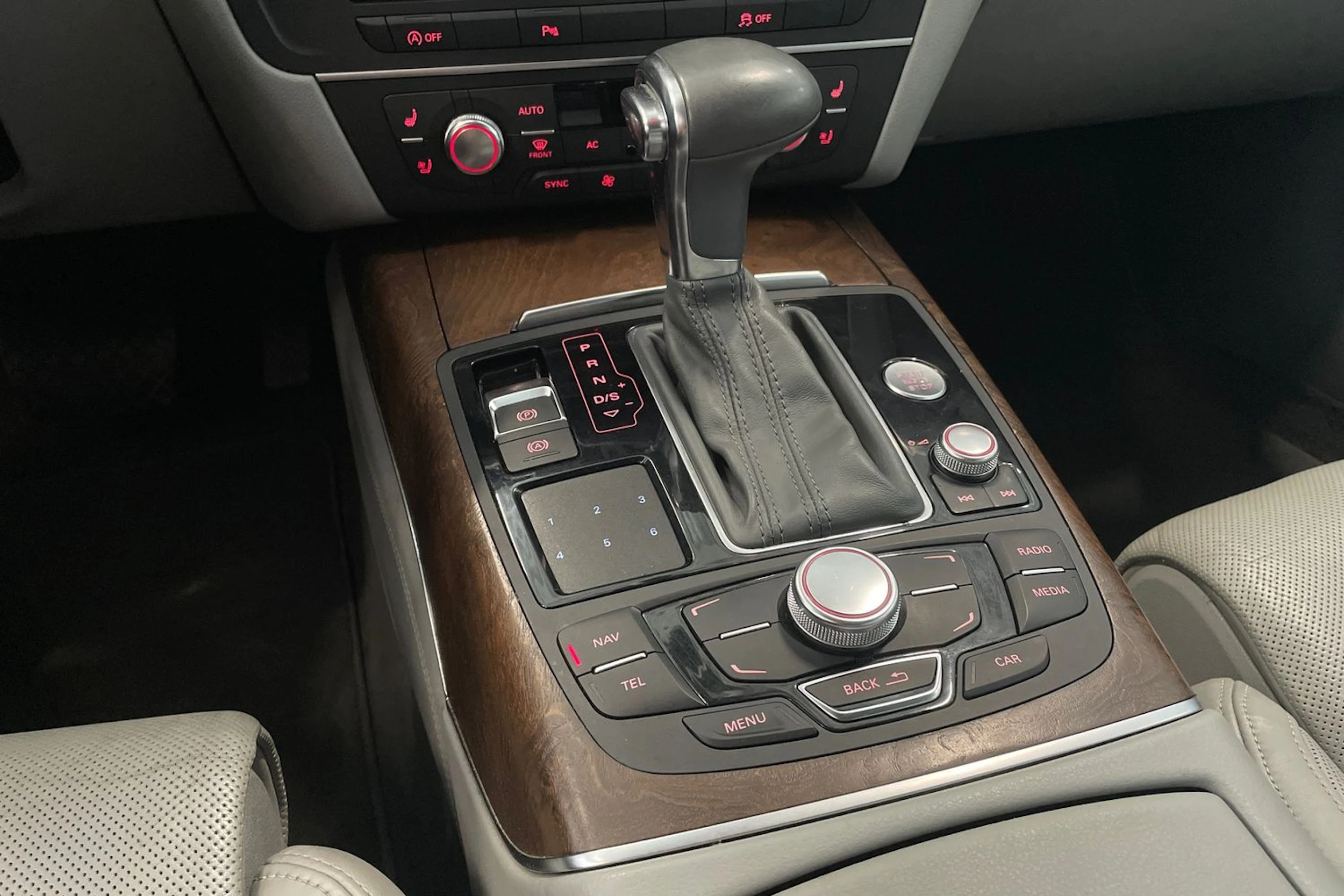musta Audi A6 2012 kuva 27.