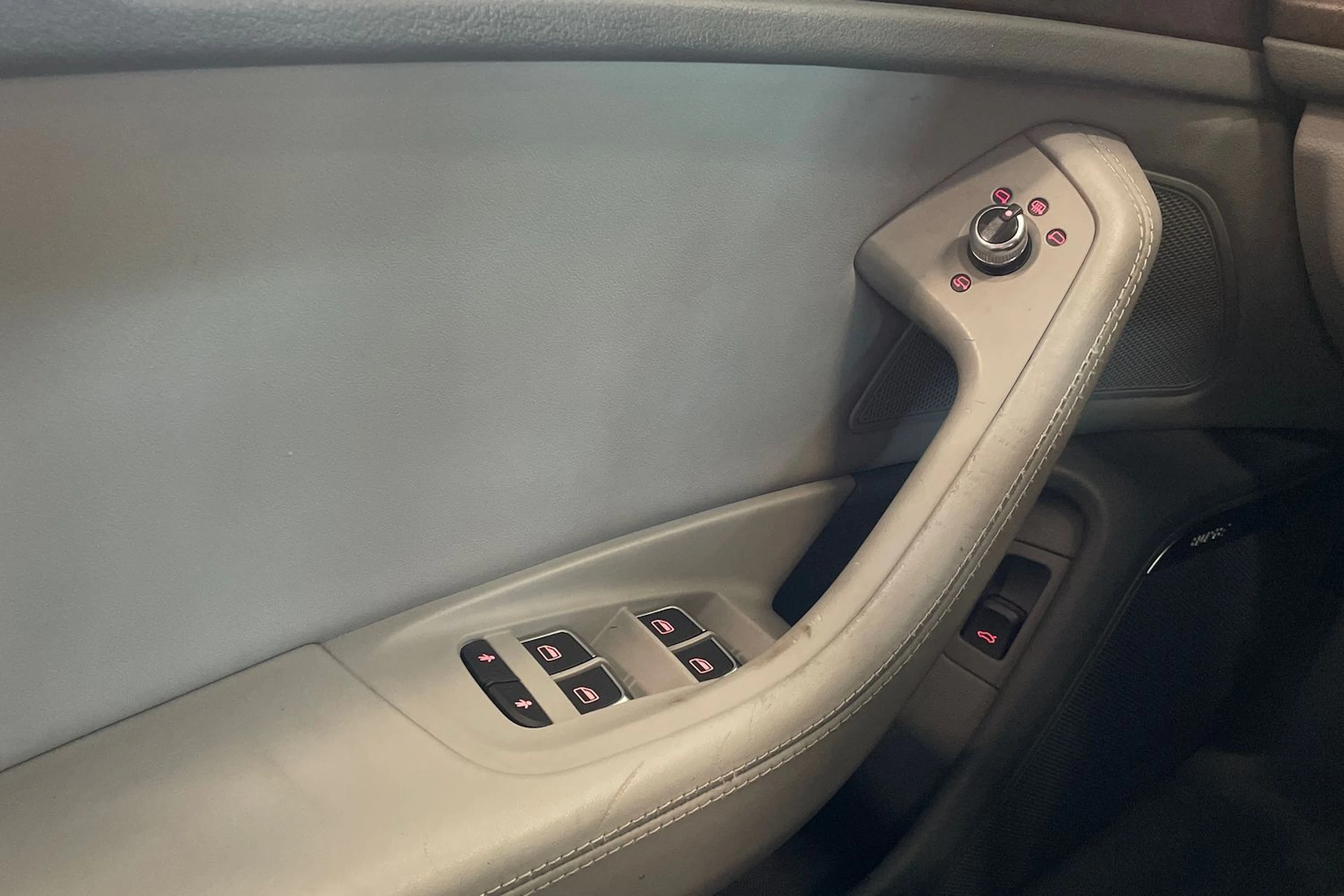 musta Audi A6 2012 kuva 28.