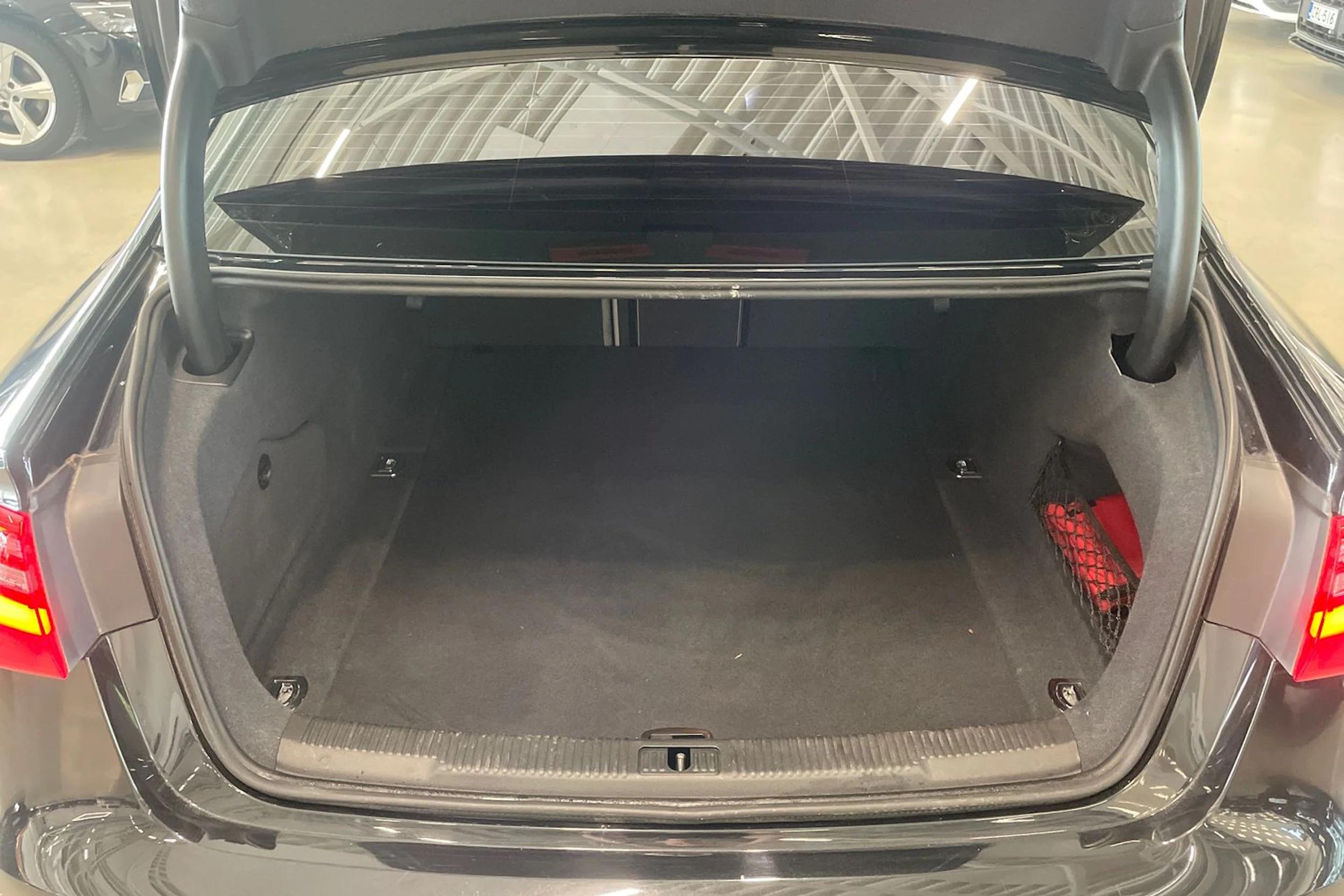 musta Audi A6 2012 kuva 32.