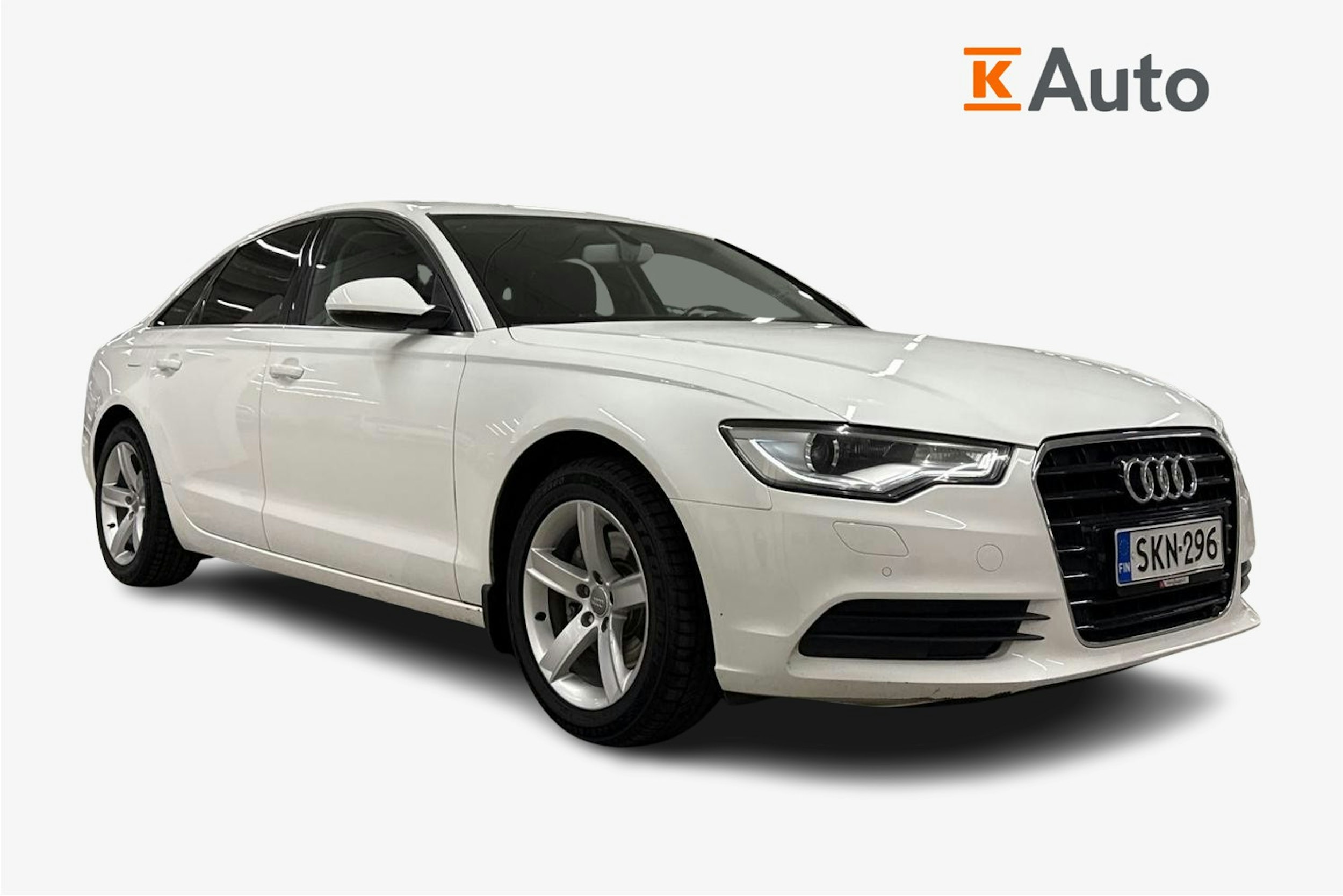 valkoinen Audi A6 2012 kuva 1.