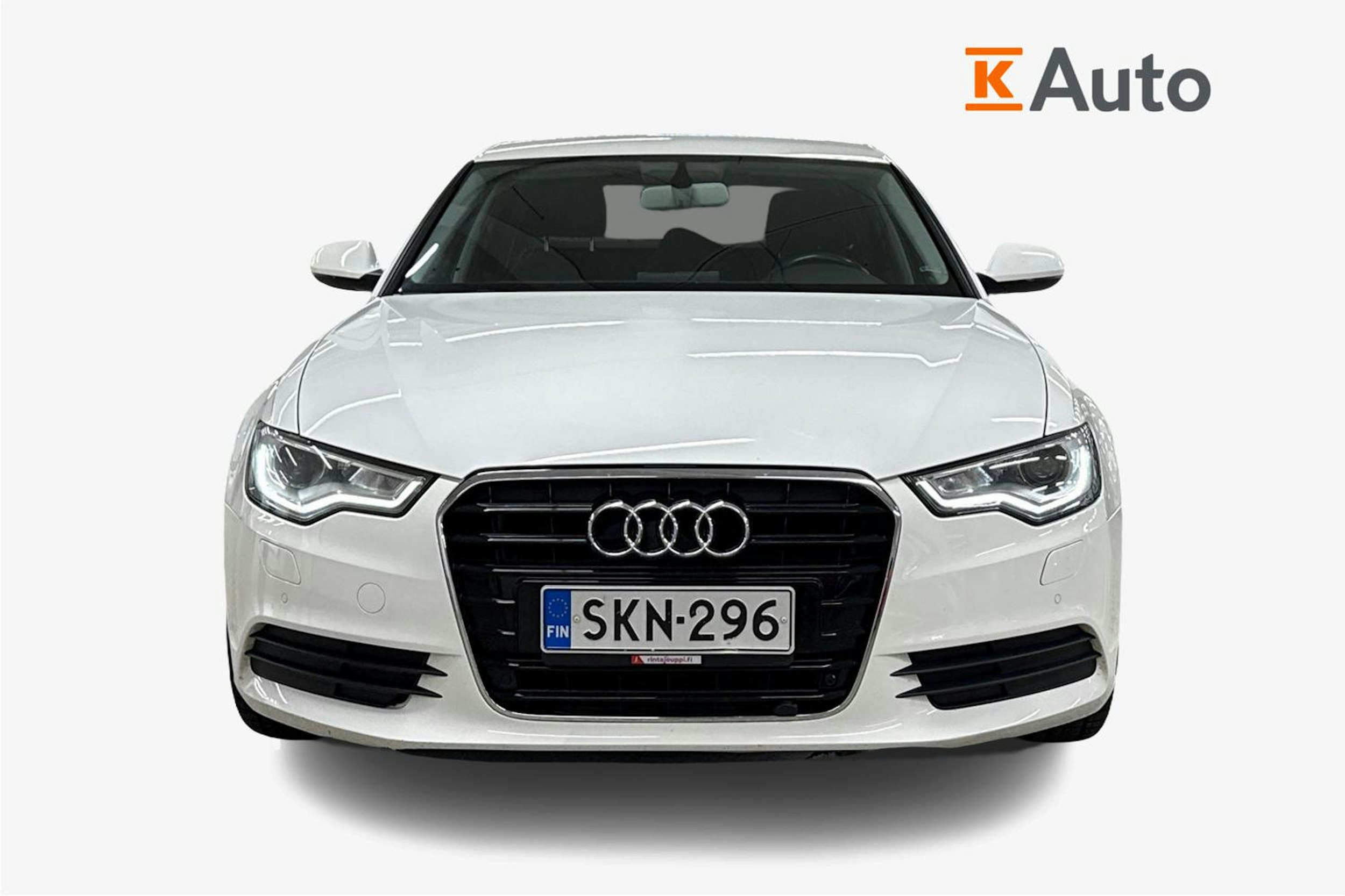 valkoinen Audi A6 2012 kuva 4.