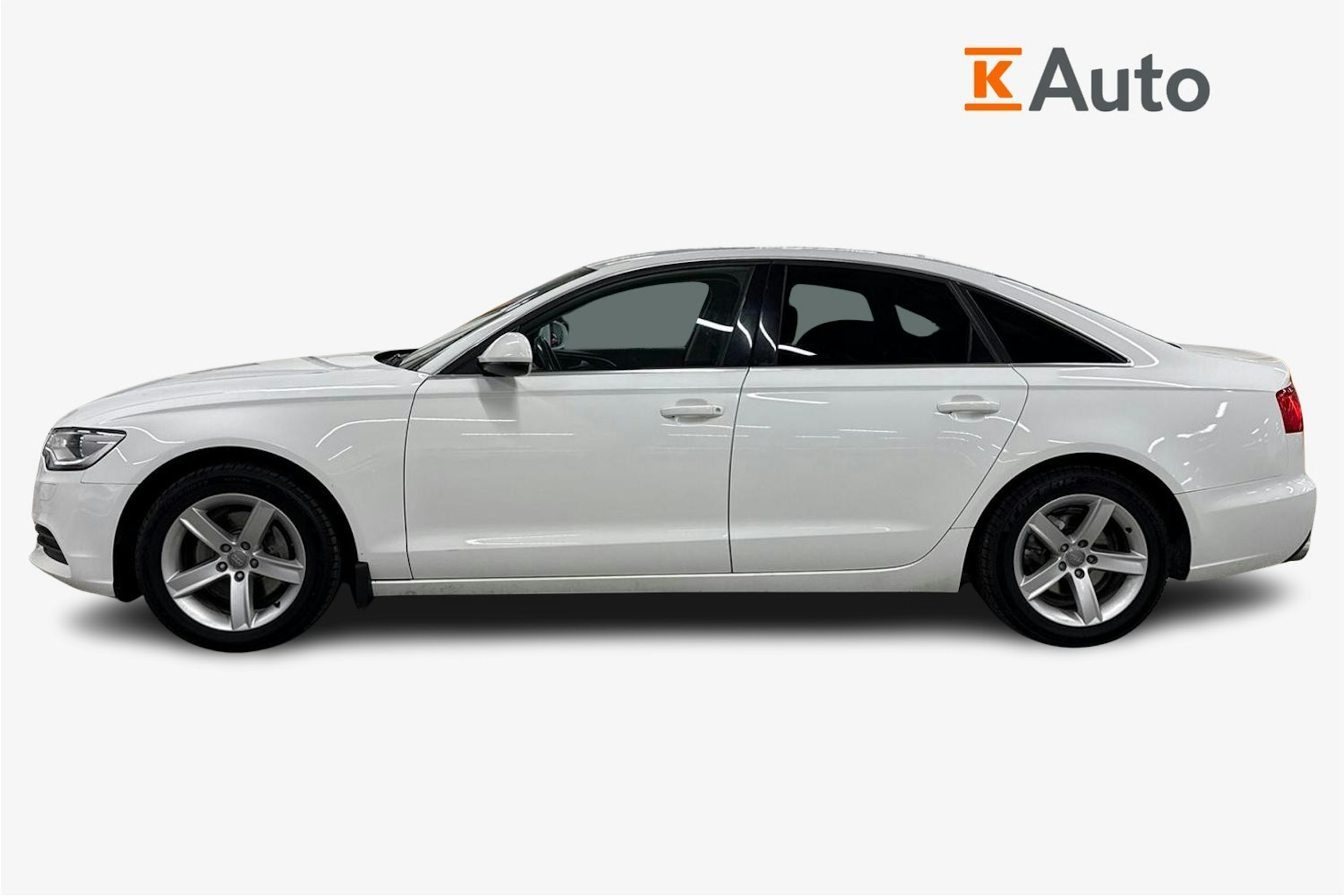 valkoinen Audi A6 2012 kuva 5.