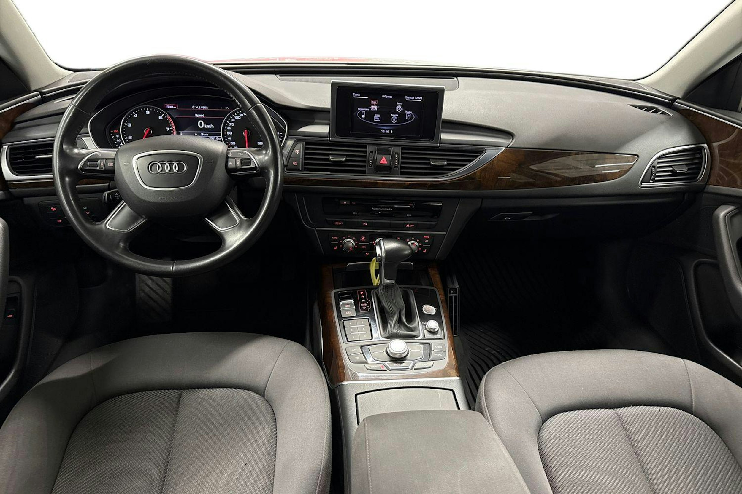 valkoinen Audi A6 2012 kuva 7.