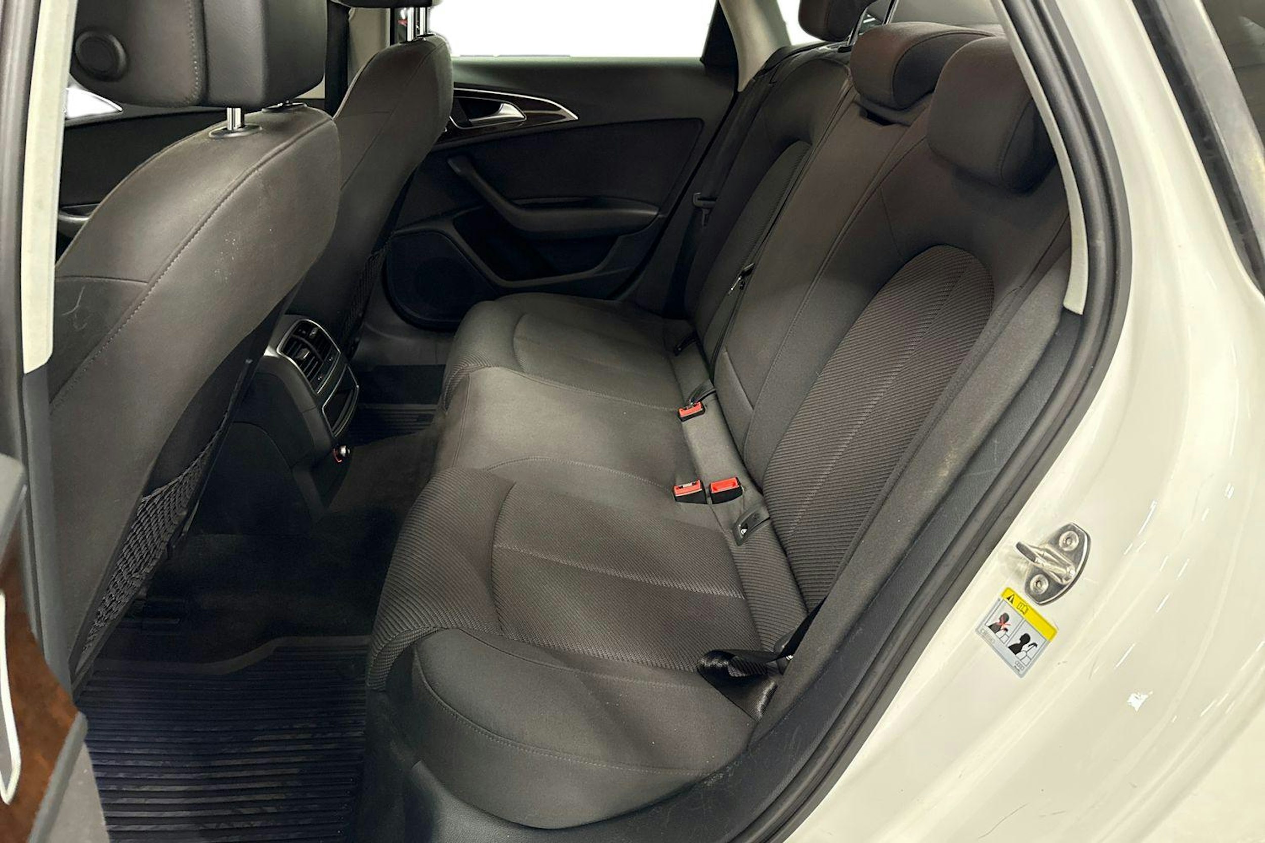 valkoinen Audi A6 2012 kuva 8.