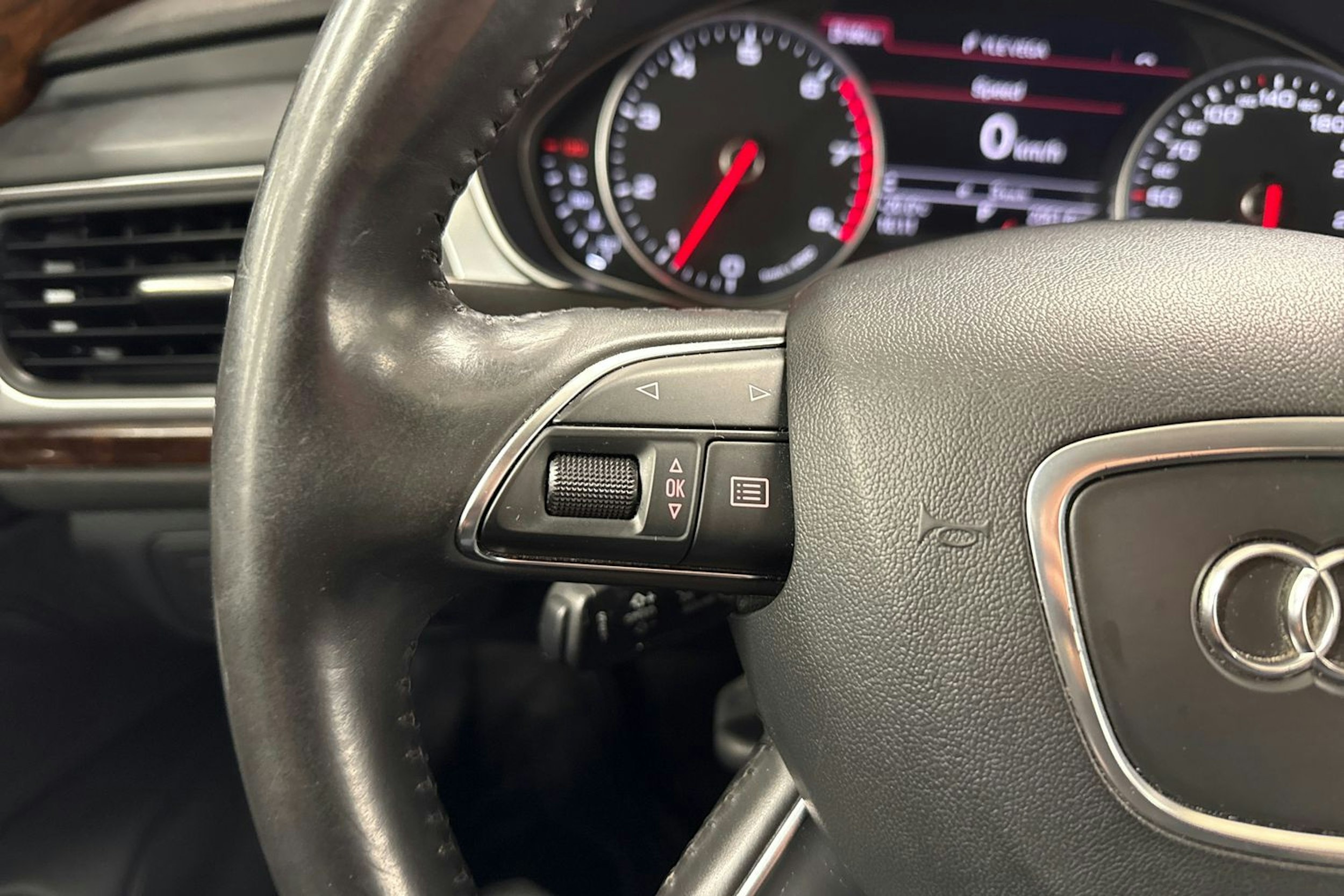 valkoinen Audi A6 2012 kuva 12.