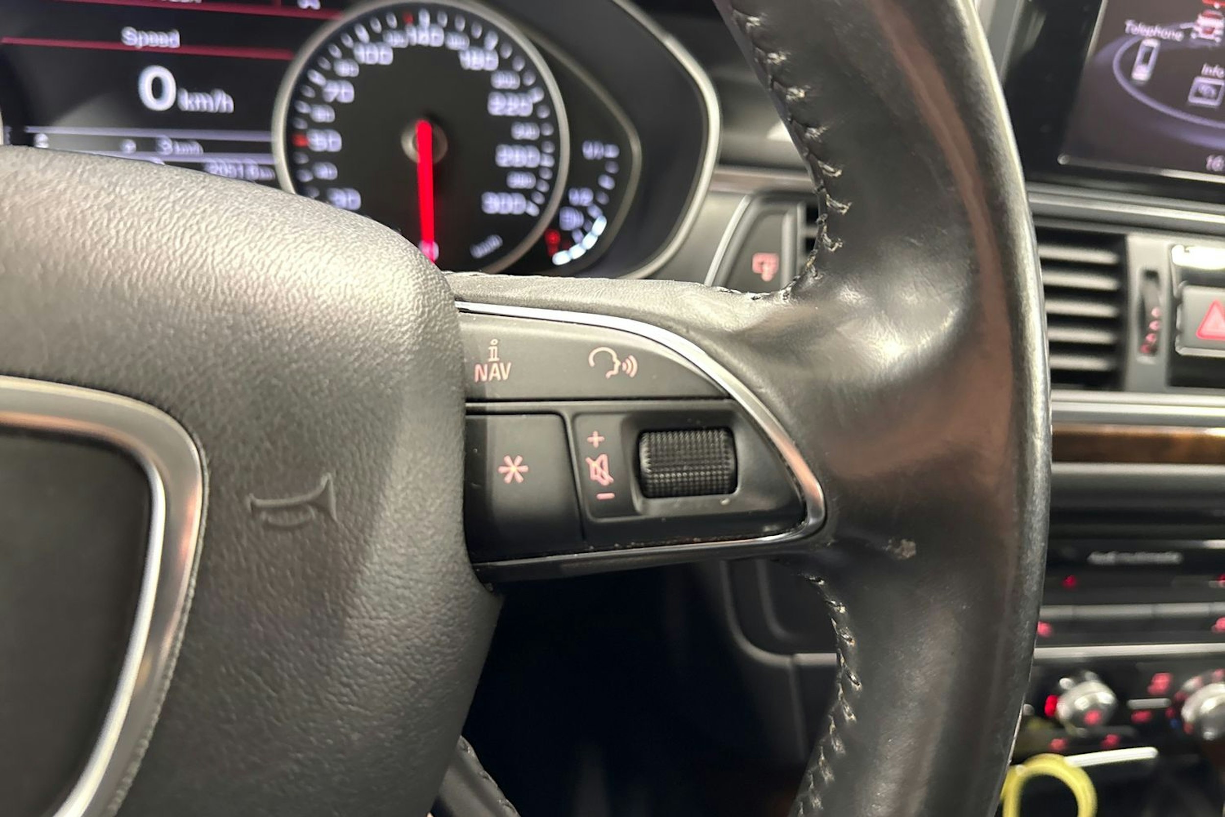 valkoinen Audi A6 2012 kuva 14.