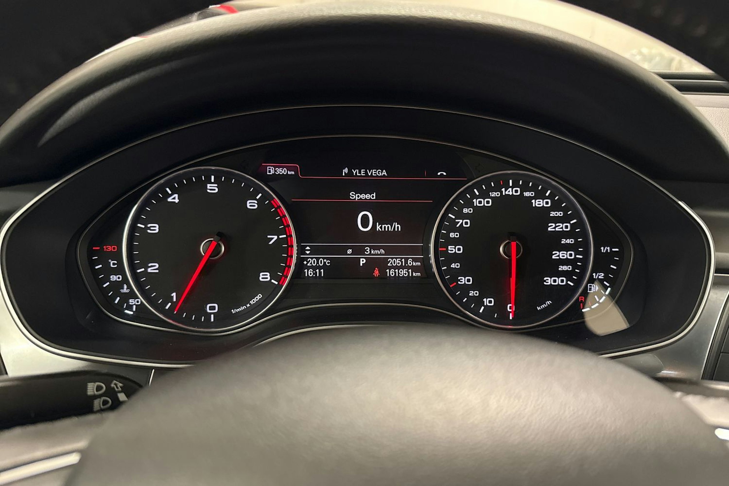 valkoinen Audi A6 2012 kuva 15.